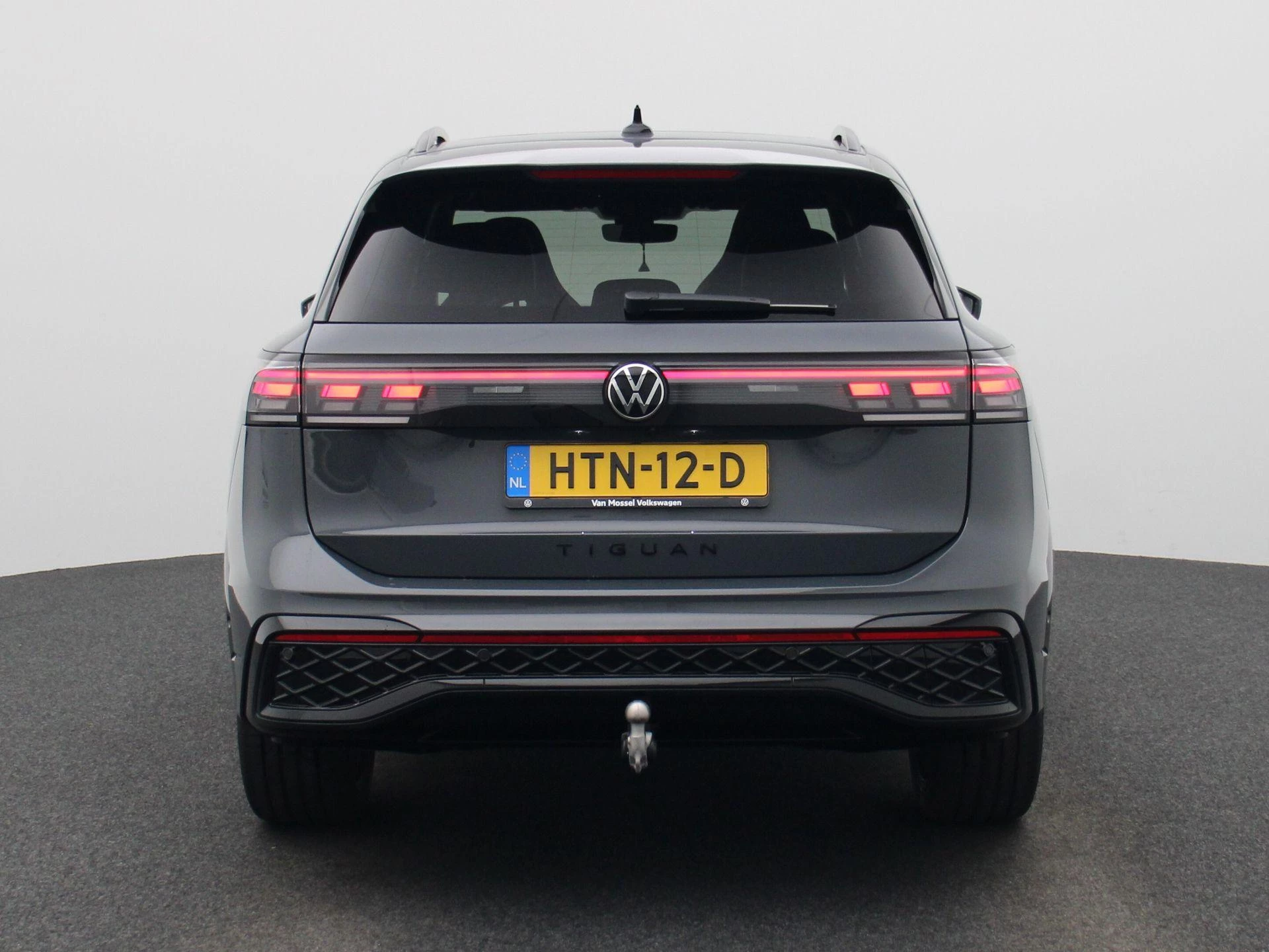 Volkswagen-Tiguan-image-4