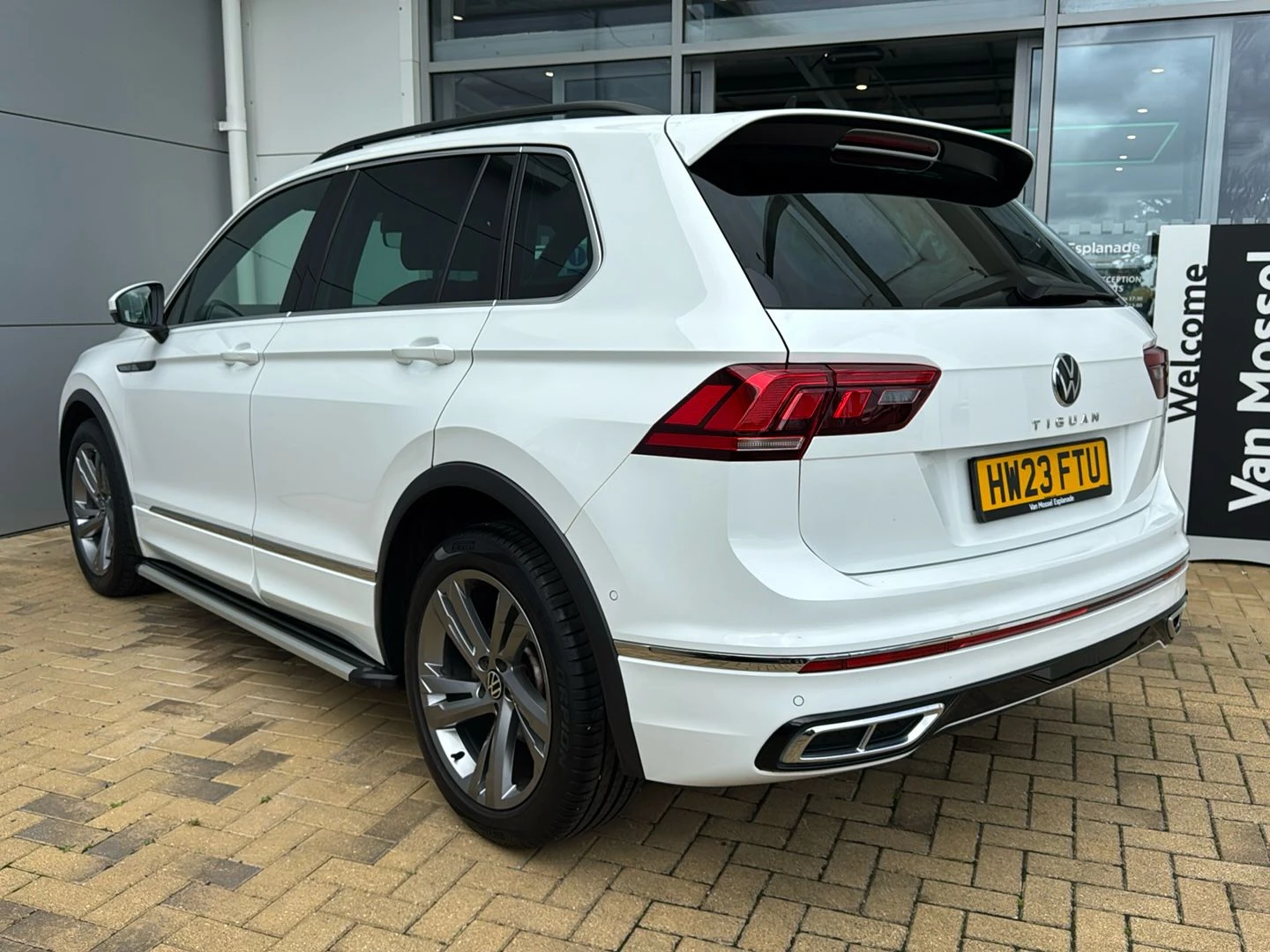 Volkswagen-Tiguan-image-2