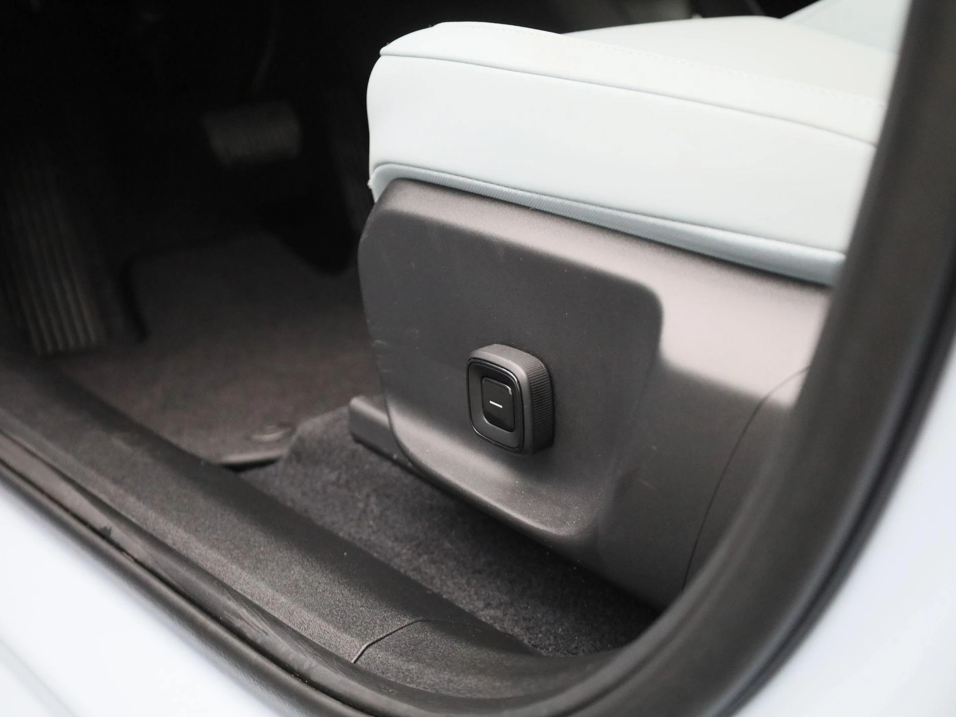 Volvo-EX30-image-31
