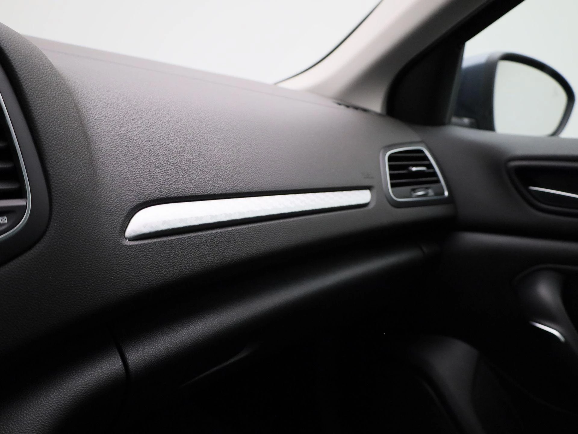Renault-Megane E-Tech-image-34