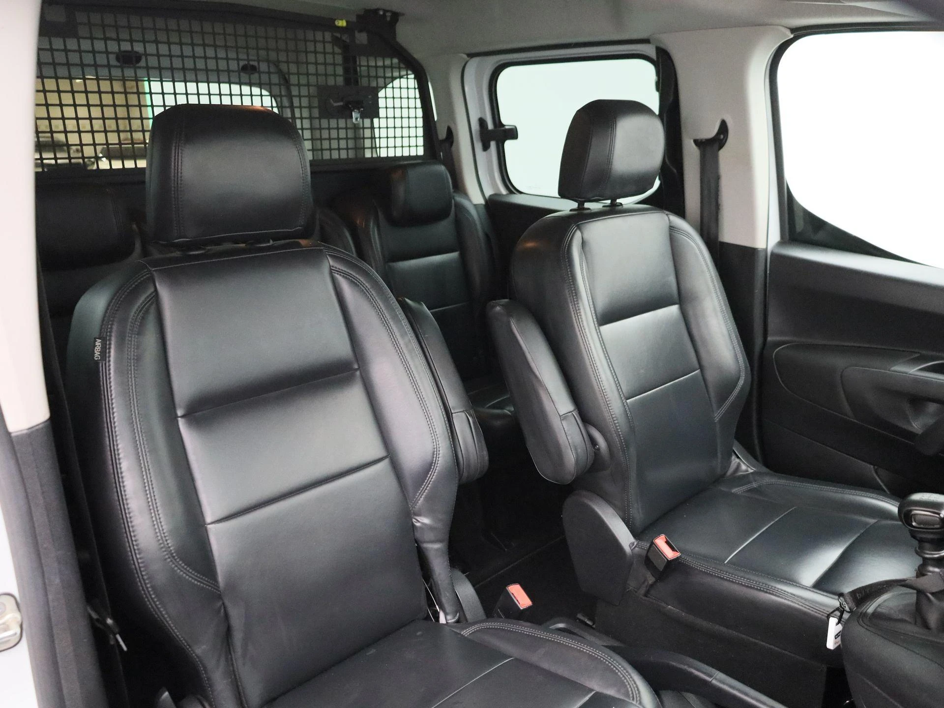 Opel-Combo Life-image-26