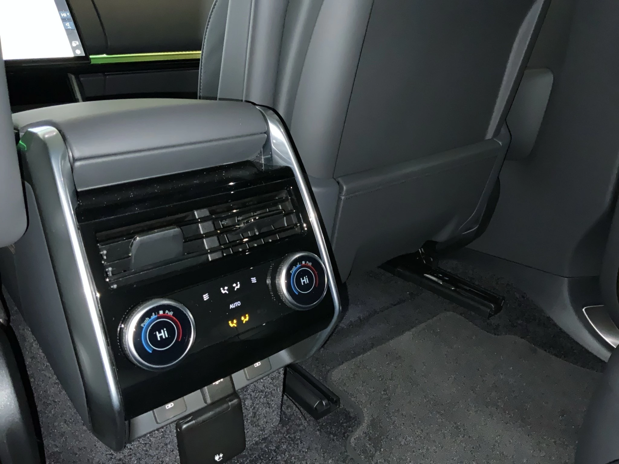 Land Rover-Range Rover-image-22