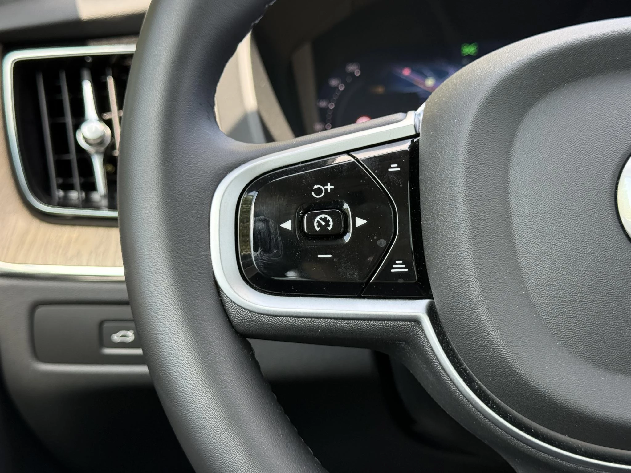 Volvo-XC60-image-28