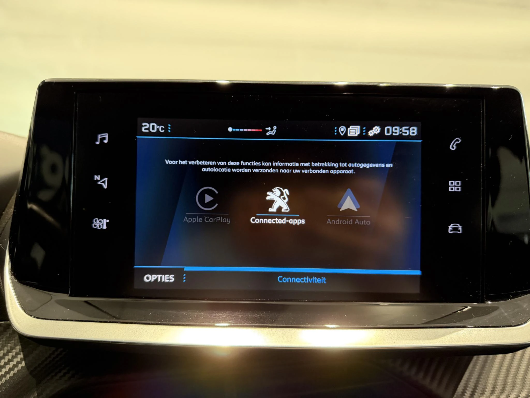 Peugeot-208-image-21