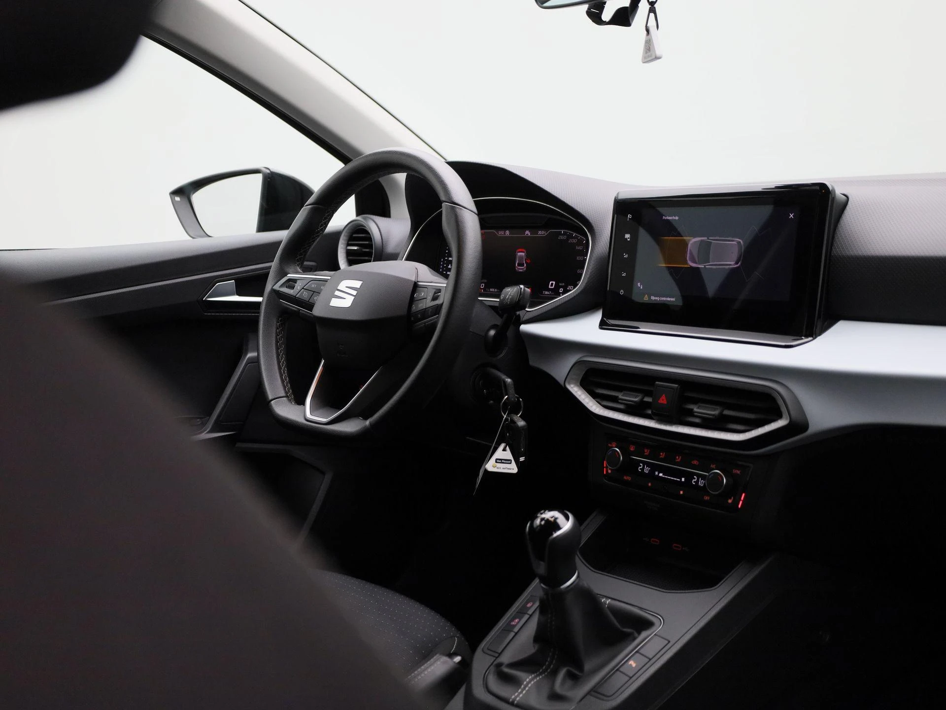 SEAT-Ibiza-image-31
