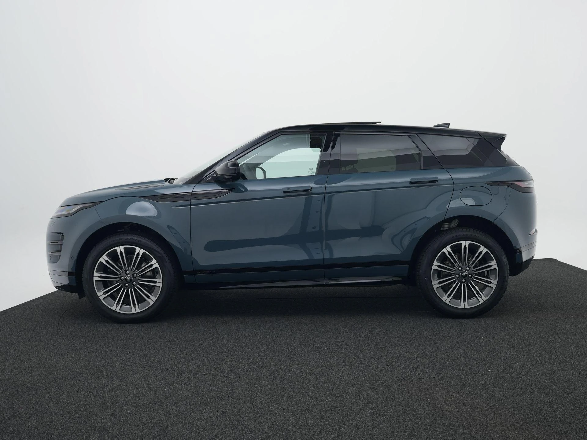 Land Rover-Range Rover Evoque-image-4