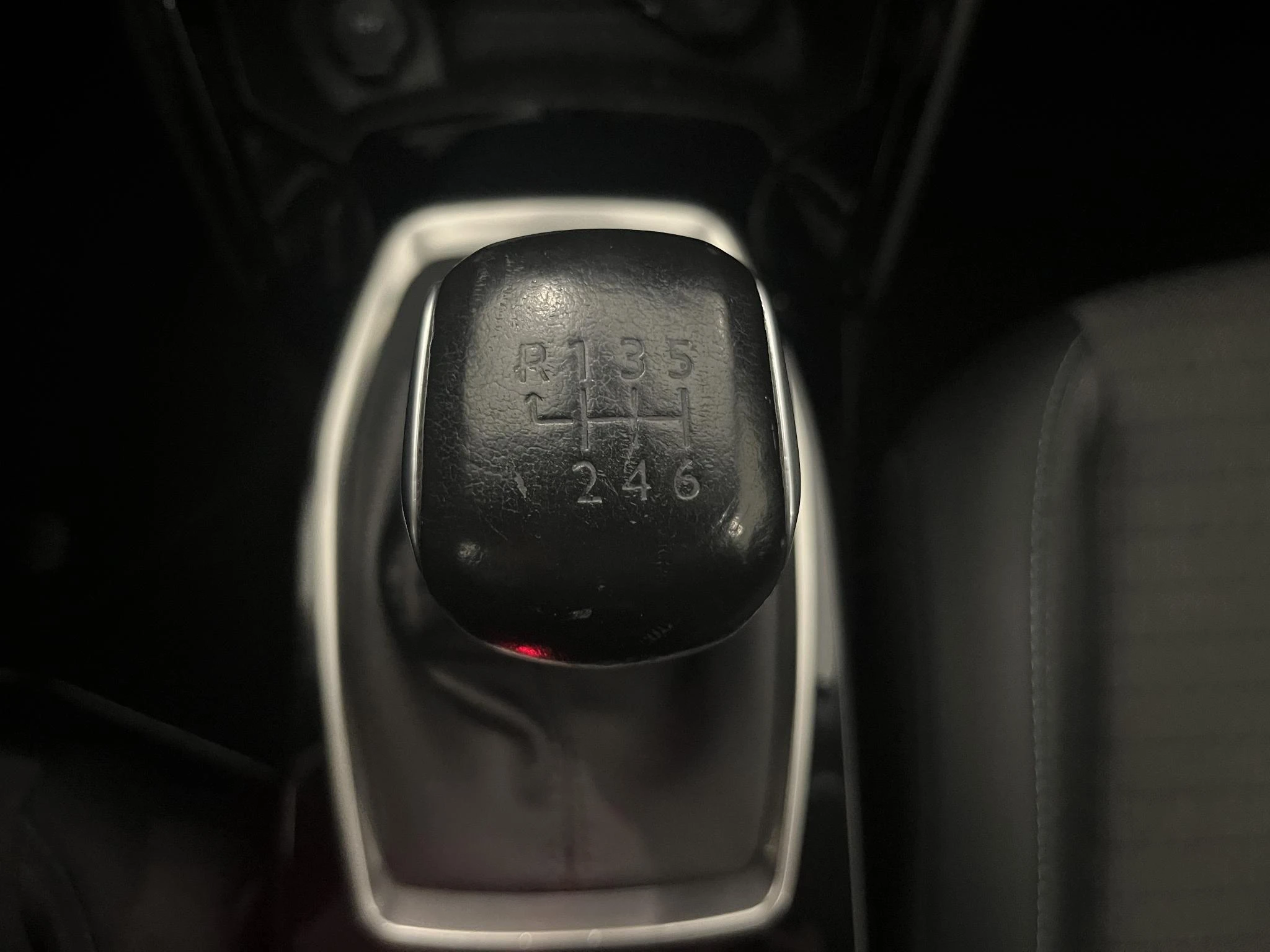 Peugeot-2008-image-13