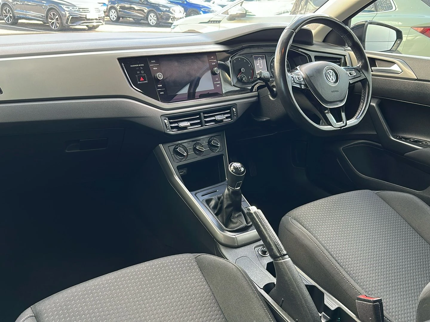 Volkswagen-Polo-image-1