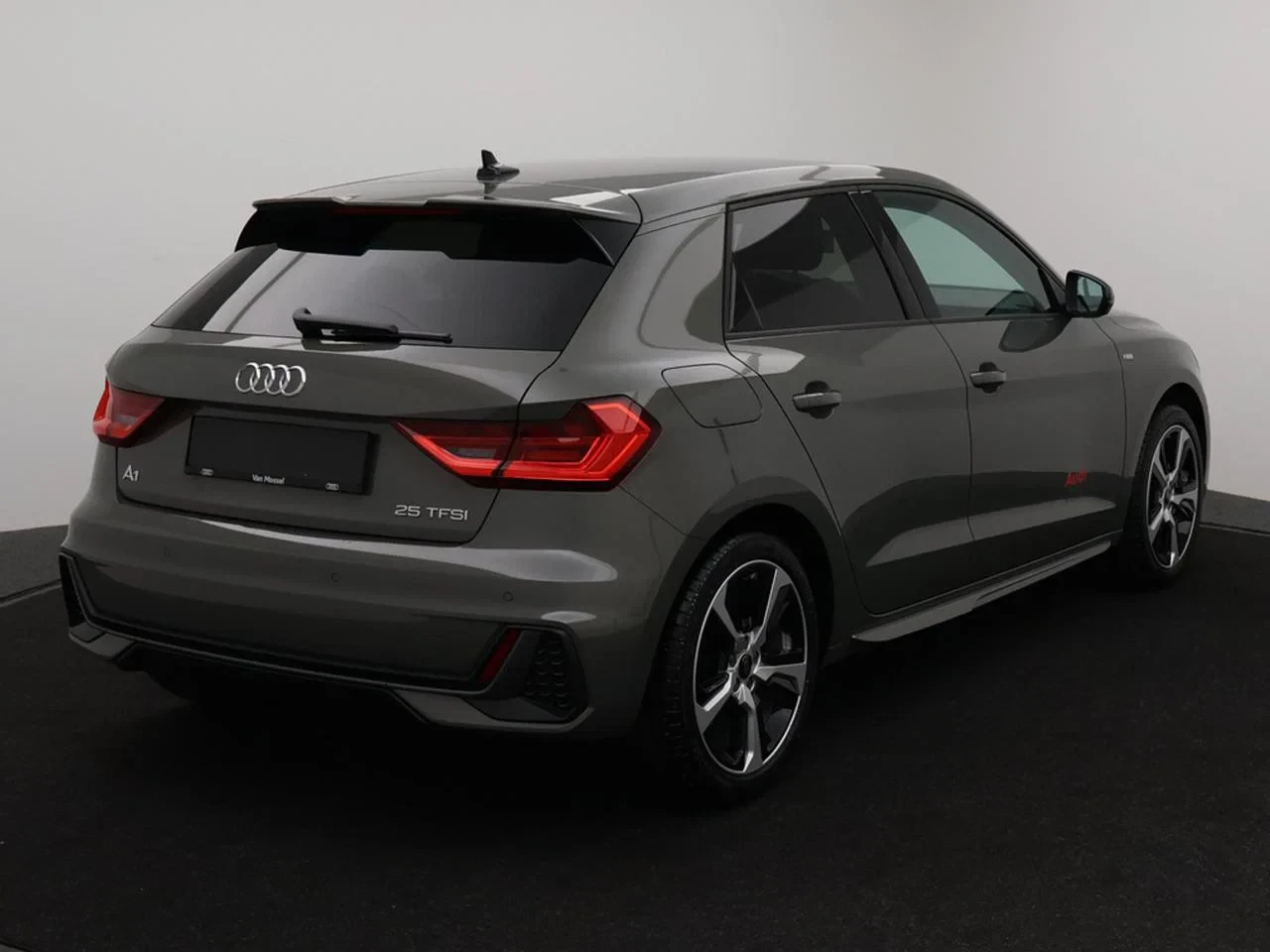 Audi-A1 Sportback-image-1