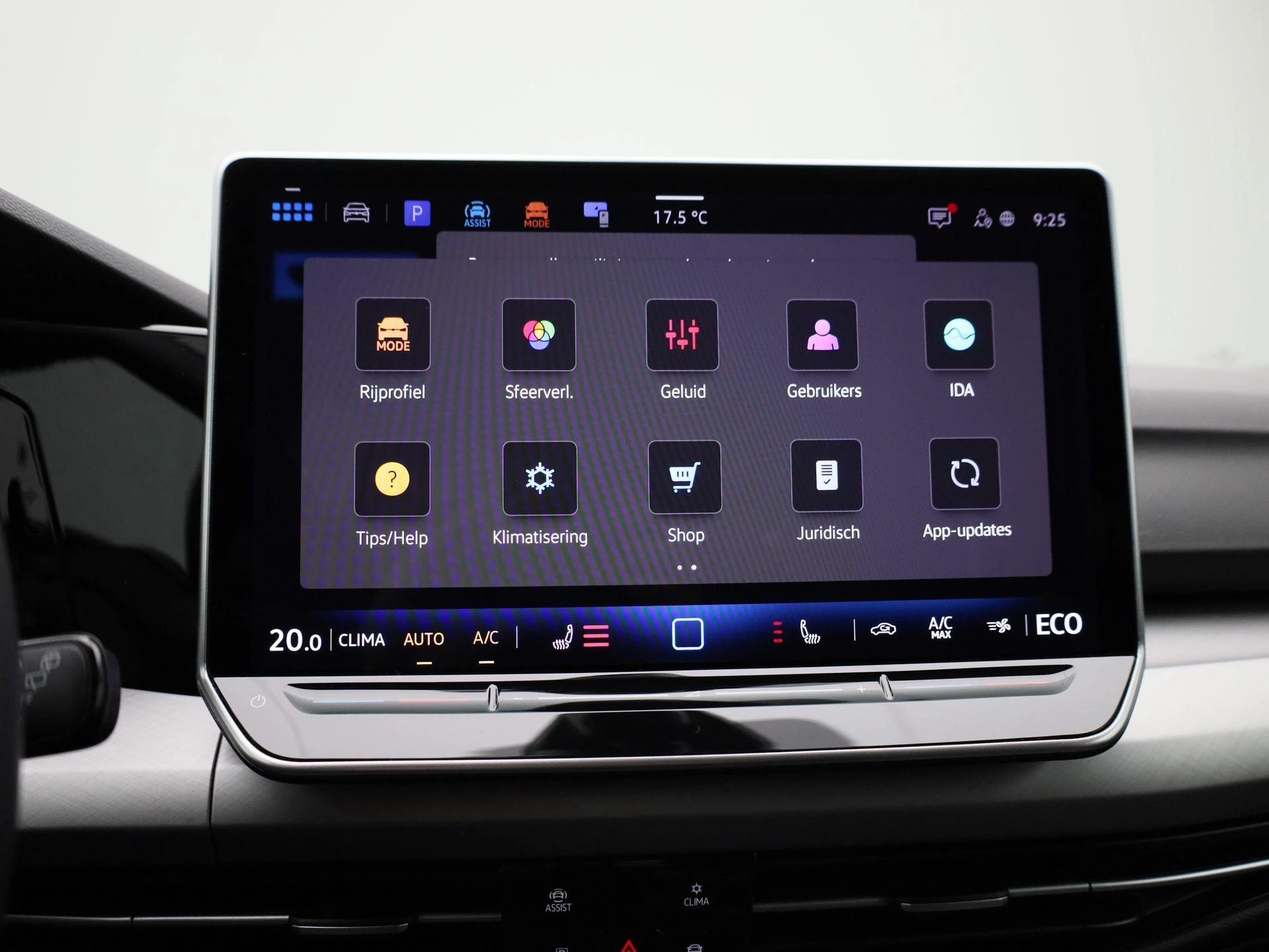 Volkswagen-Golf-image-30