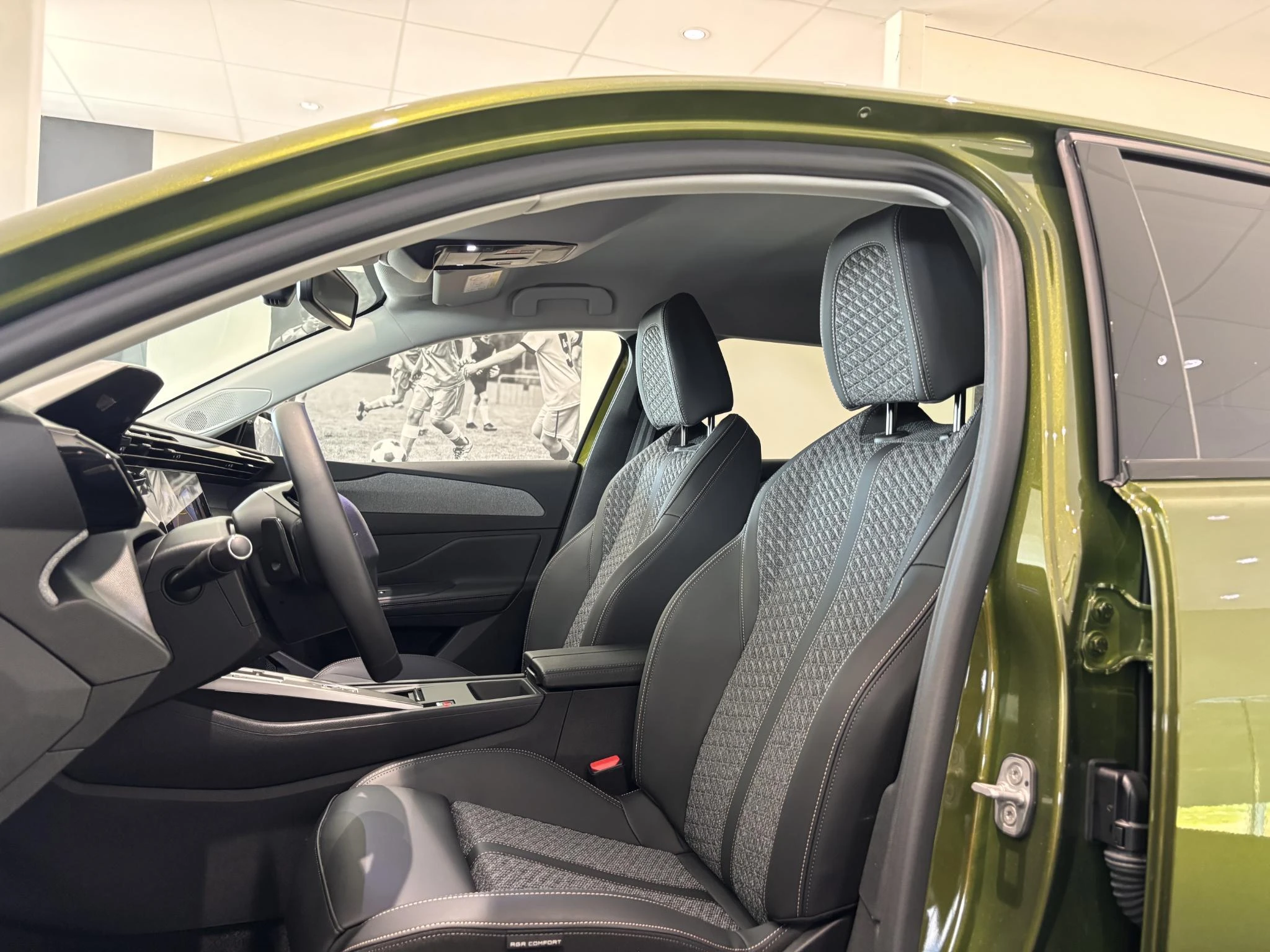 Peugeot-408-image-7