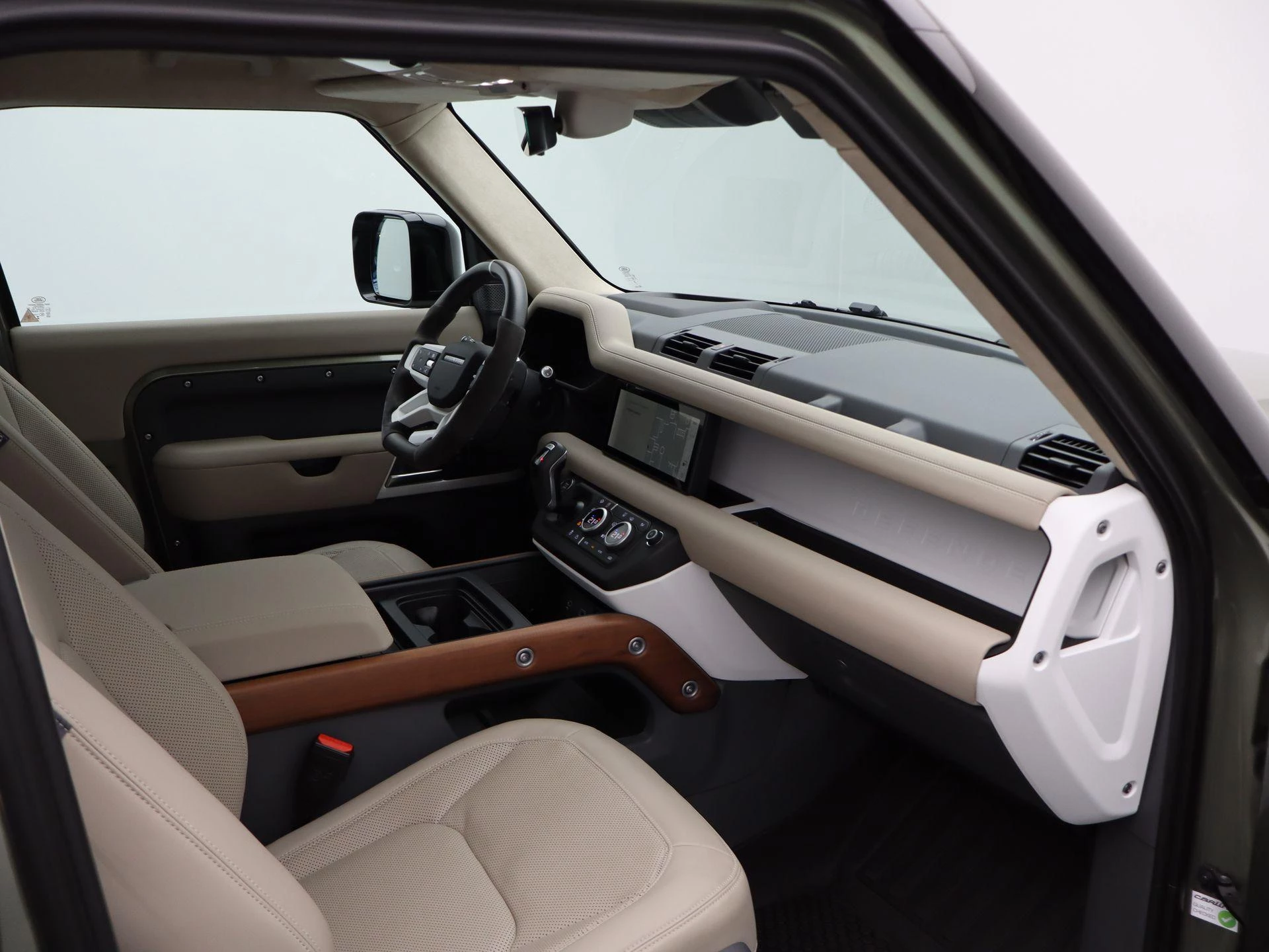 Land Rover-Defender-image-39