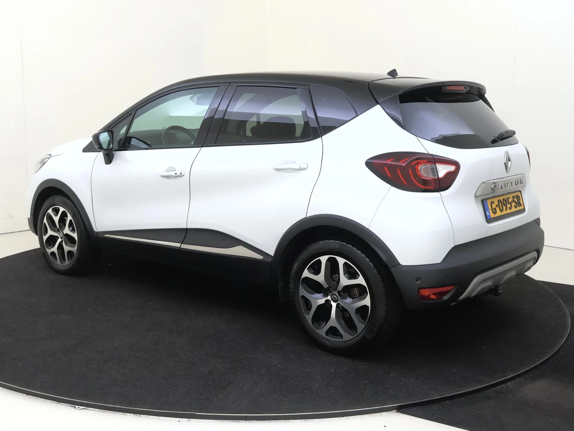 Renault-Captur-image-2