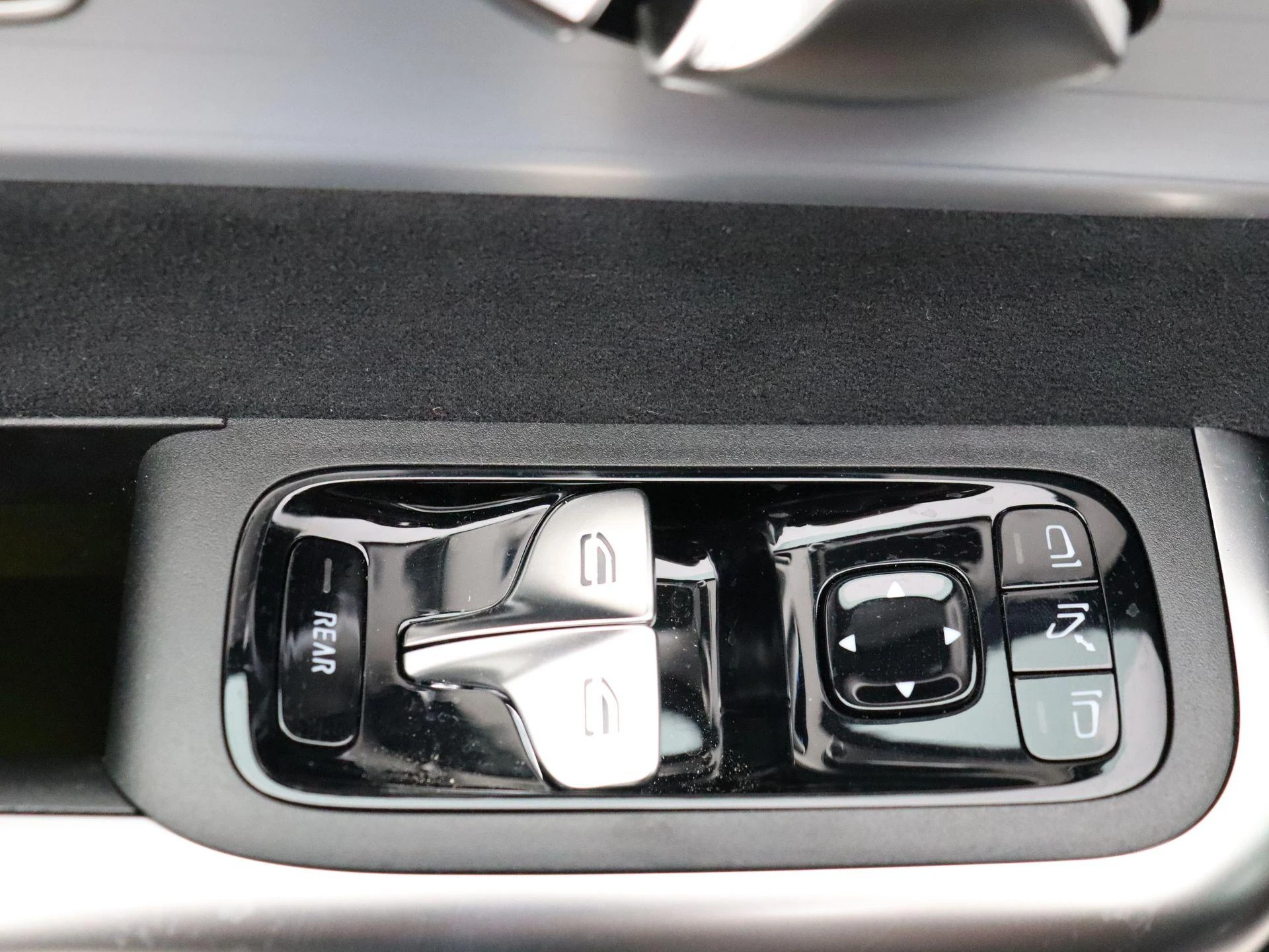 Mercedes-Benz-CLA-image-8