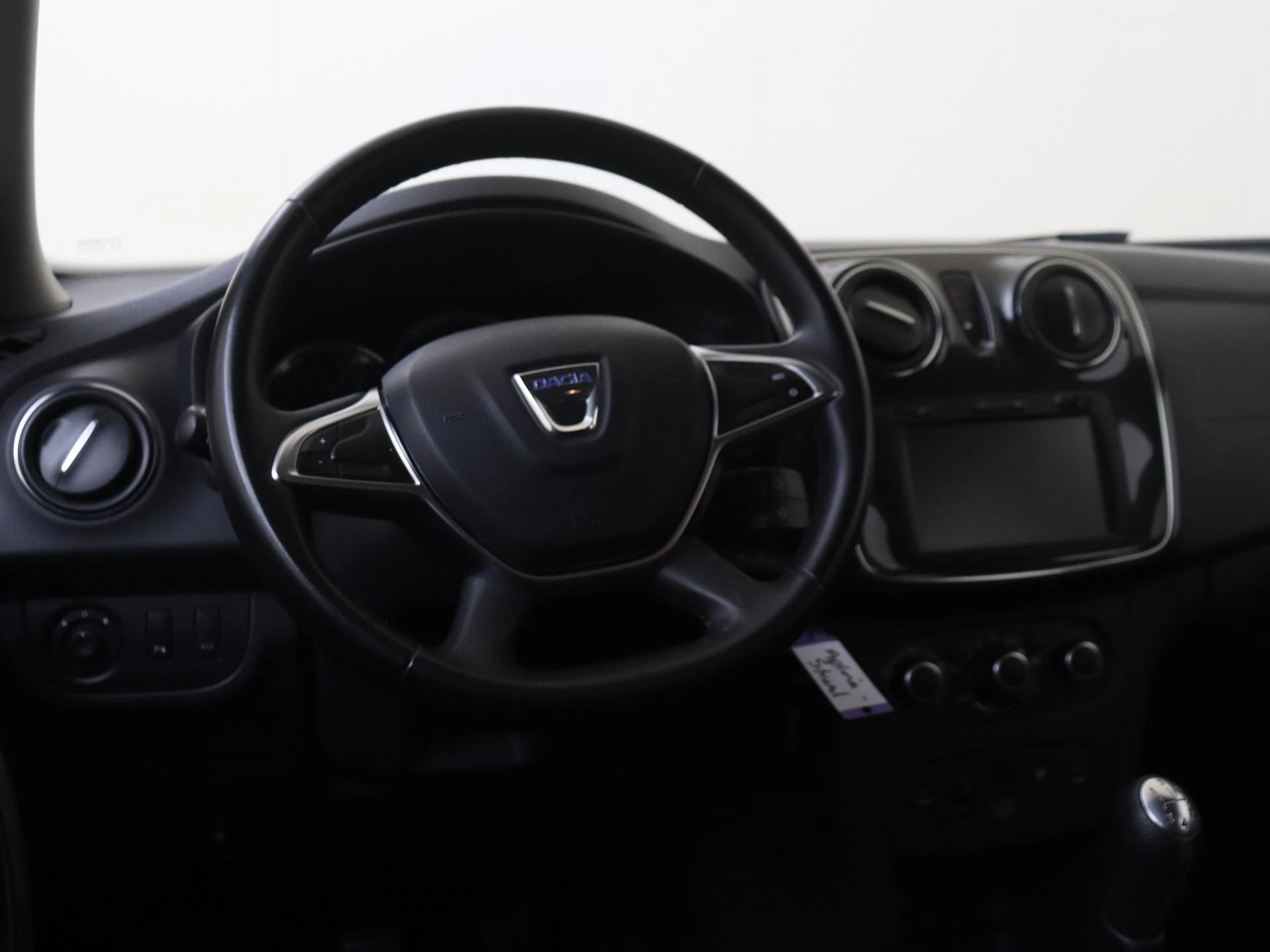 Dacia-Logan-image-9
