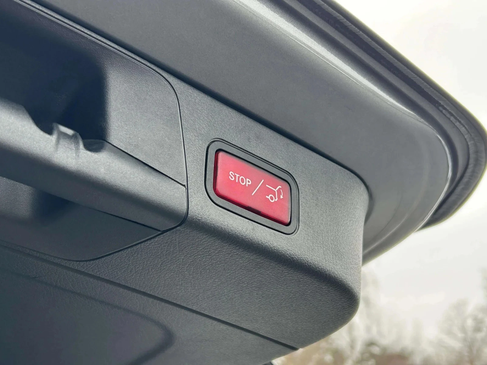 Mercedes-Benz-EQB-image-11