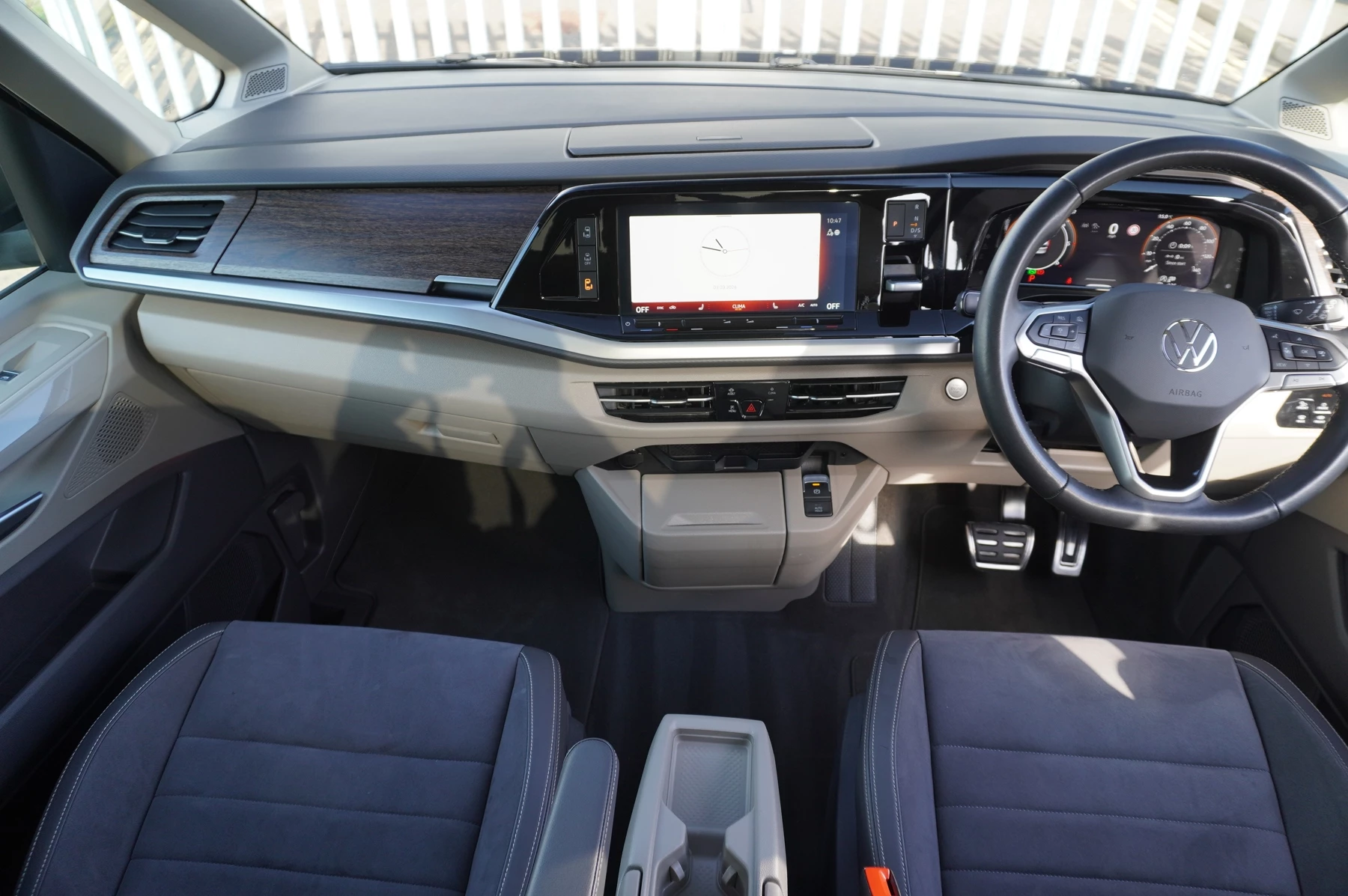 Volkswagen-Multivan-image-7