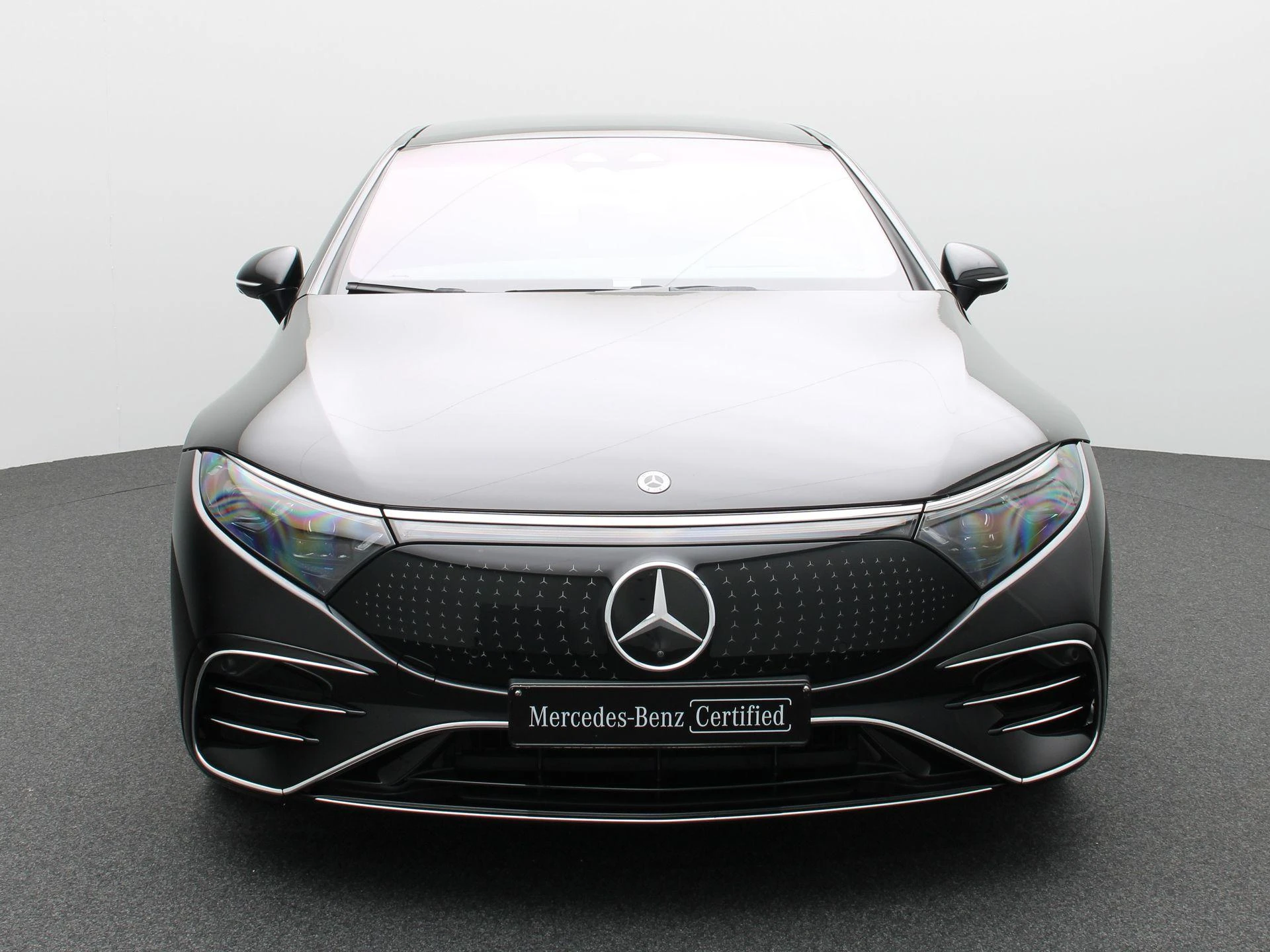 Mercedes-Benz-EQS-image-2