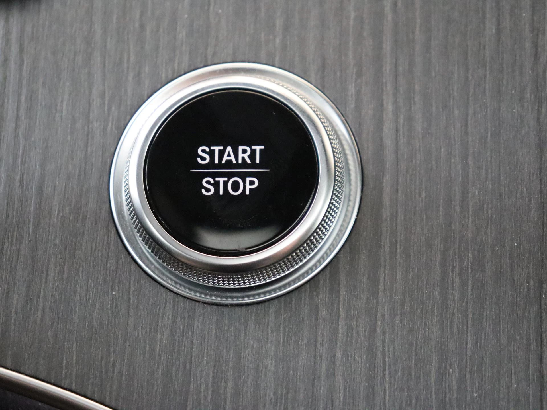 Mercedes-Benz-EQE-image-21