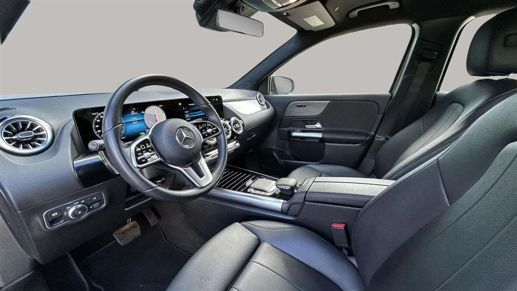 Mercedes-Benz-EQA-image-9