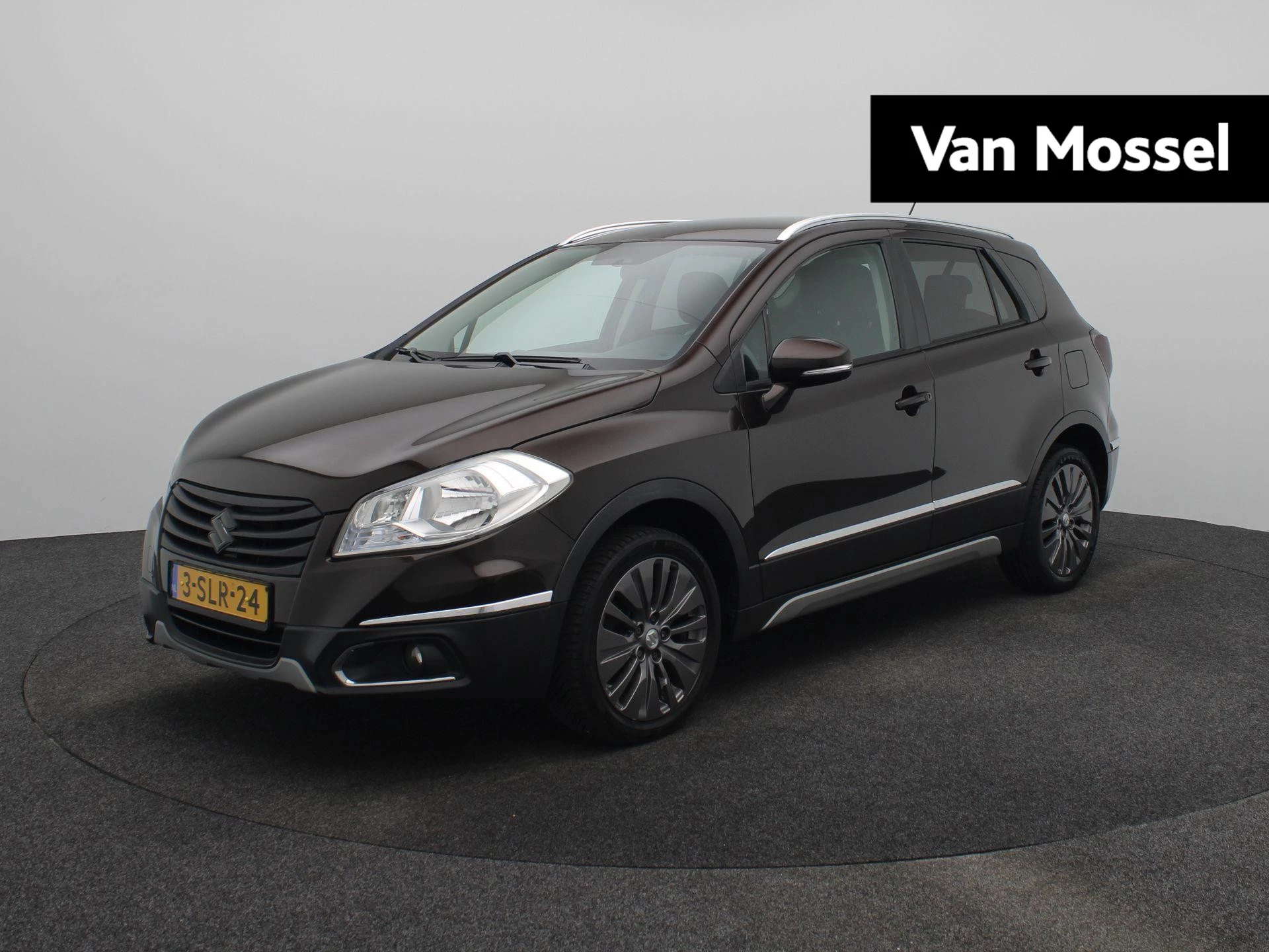 Suzuki-S-Cross-image-0