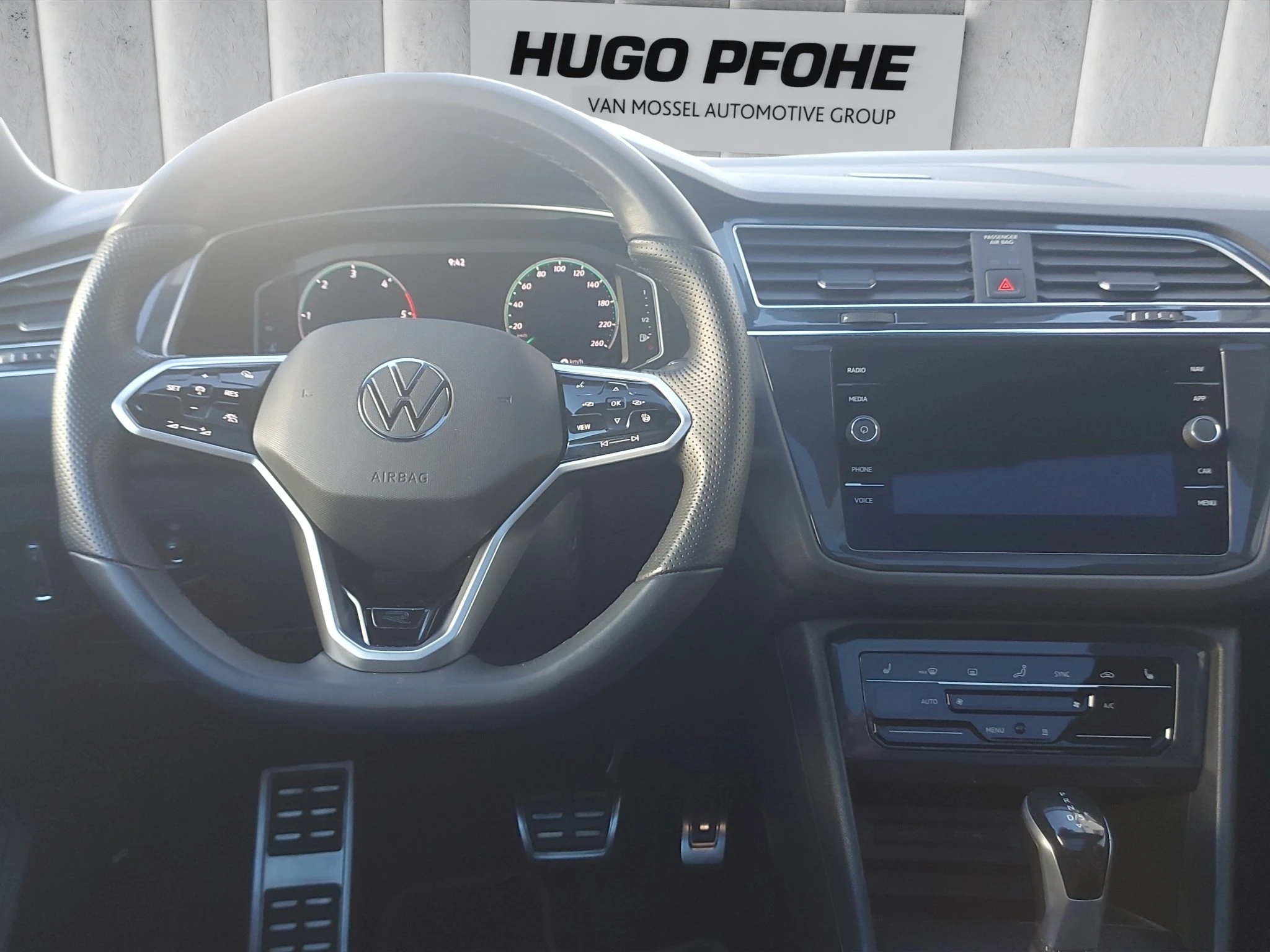 Volkswagen-Tiguan-image-11
