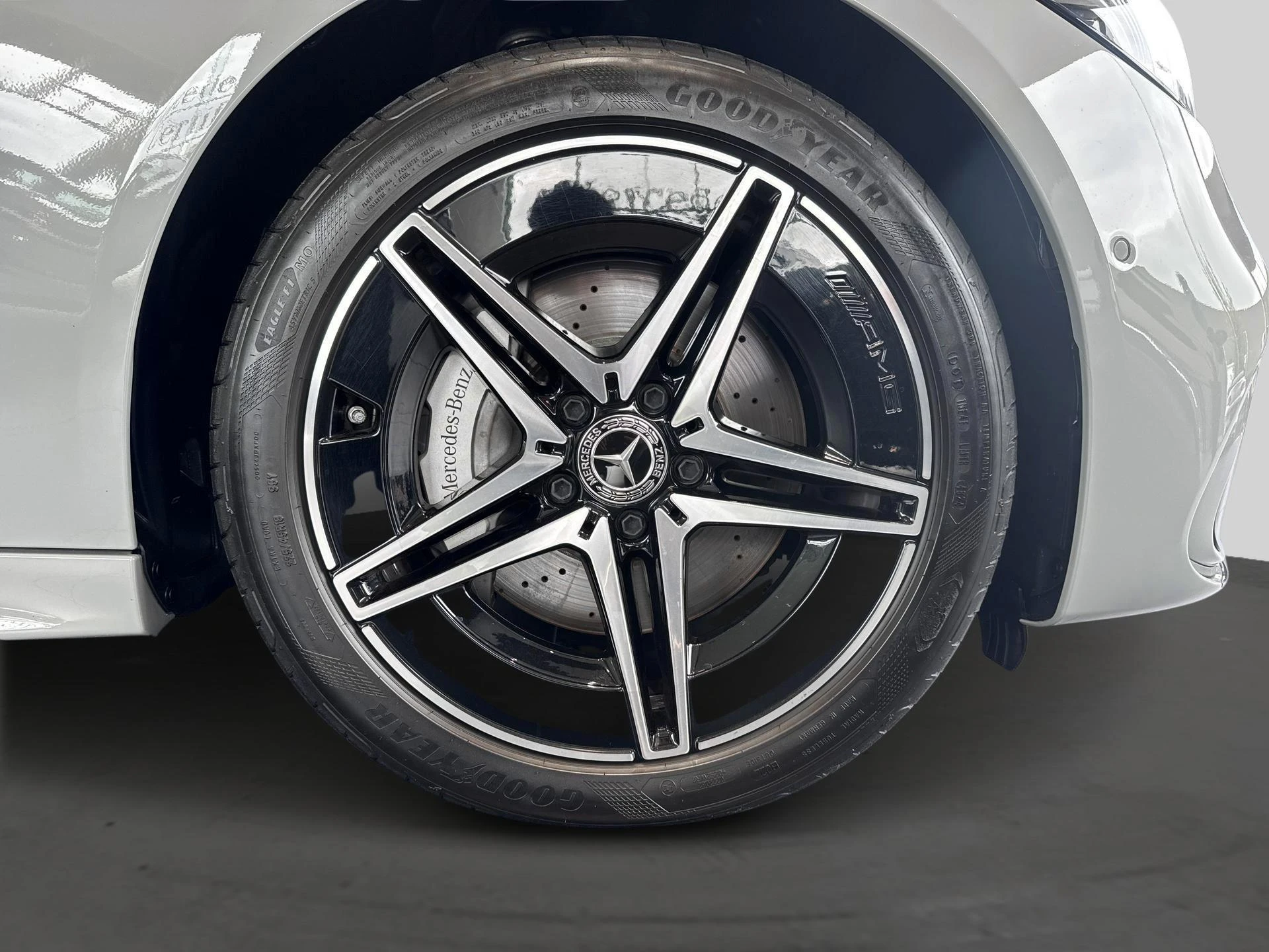 Mercedes-Benz-C-Klasse-image-5