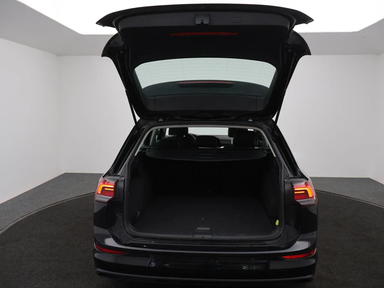 Volkswagen Golf VIII SW Golf Variant Life 1.0TSI 110PK *VIRTUAL COCKPIT*NAVI*KEYLESS GO*PDC*APP-CONNECT*...*