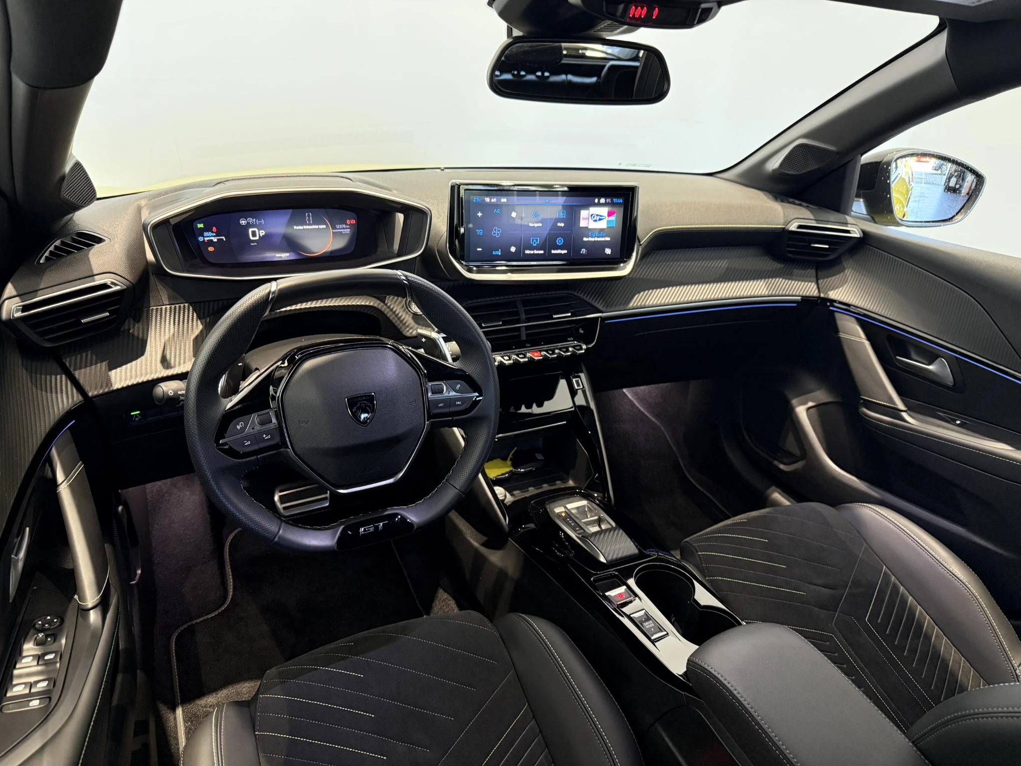 Peugeot-208-image-19