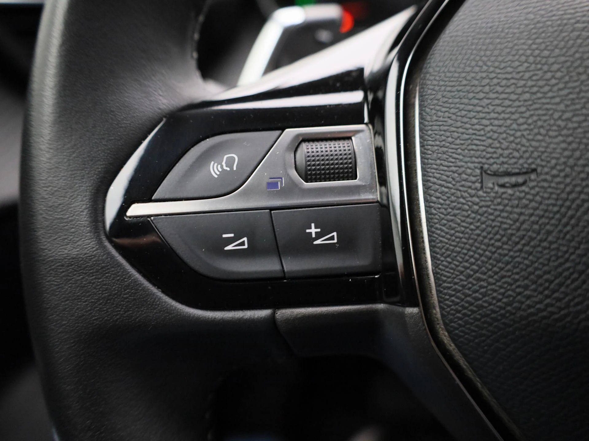 Peugeot-2008-image-16