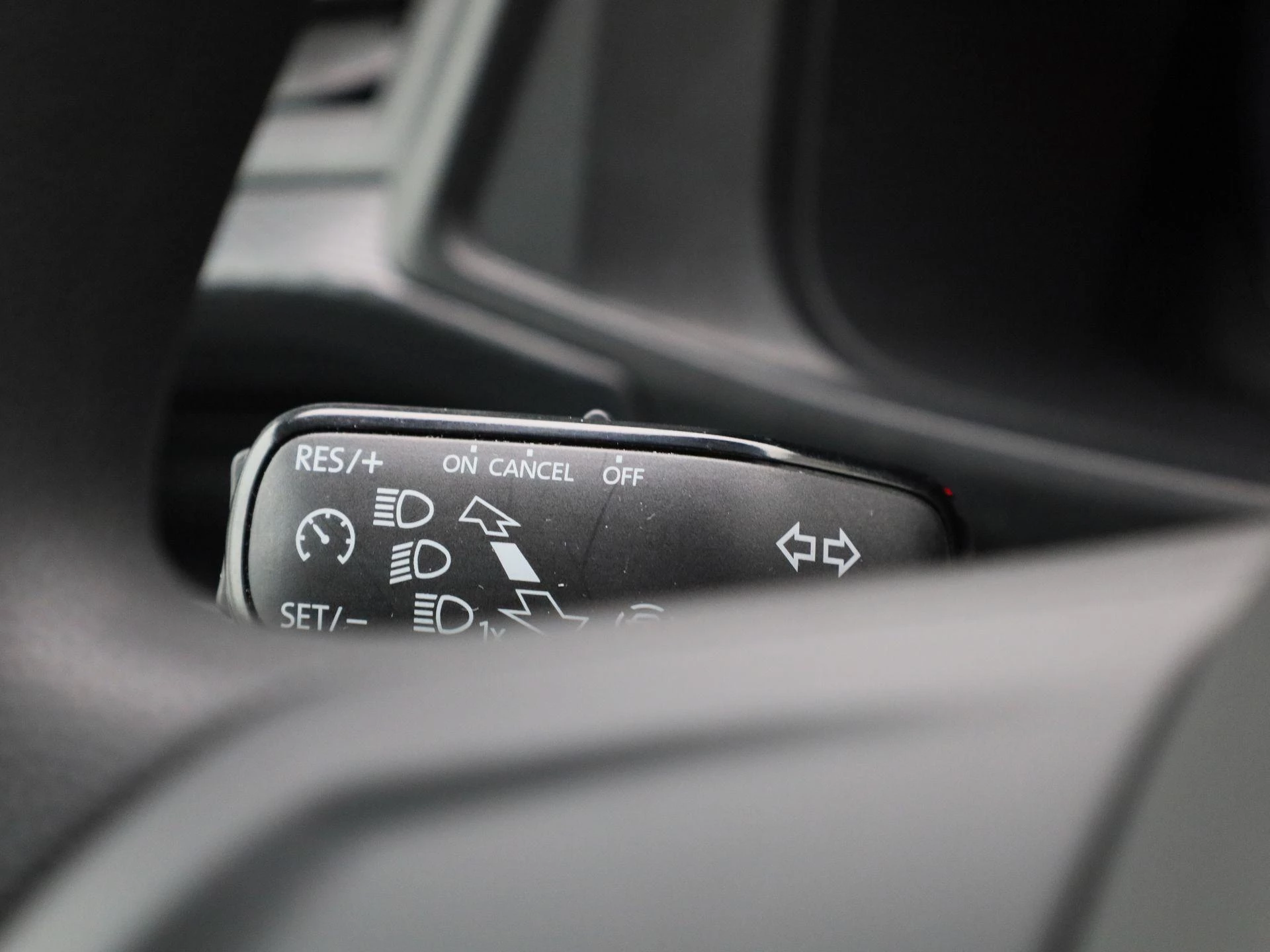 Volkswagen-Transporter-image-25