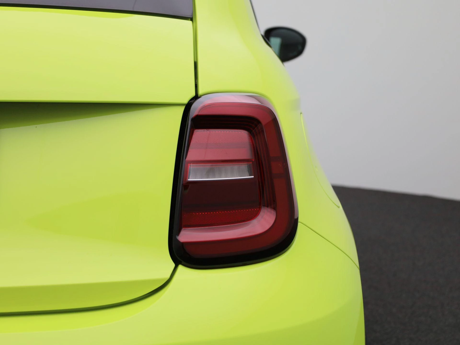 Abarth-500e-image-34