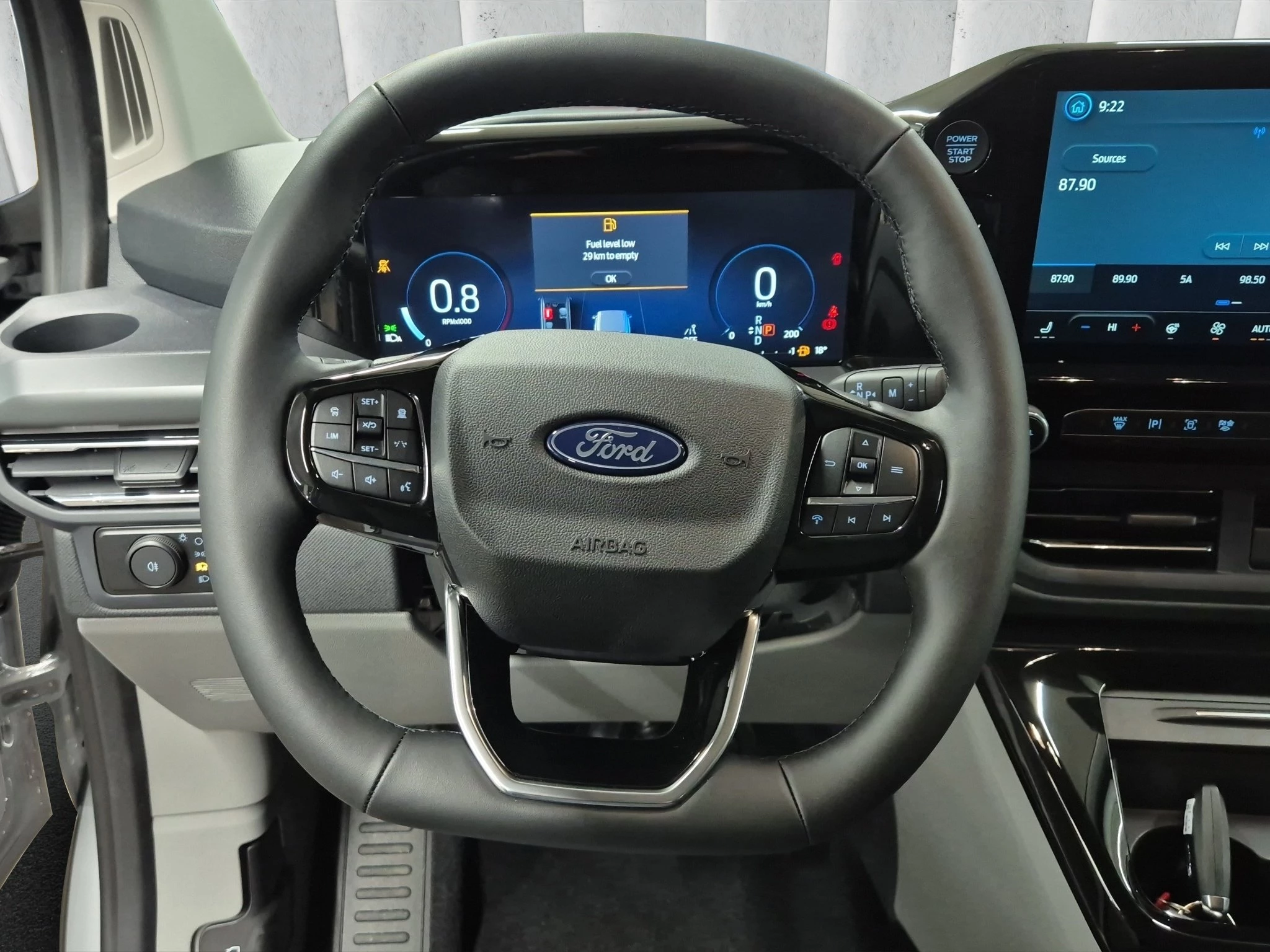 Ford Tourneo Custom Titanium 2.0 EcoBlue 125kW 320 L1 Auto FWD Van. 4-türig
