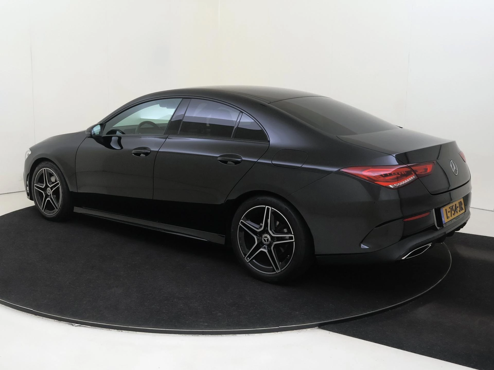Mercedes-Benz CLA 180 Business Solution AMG
