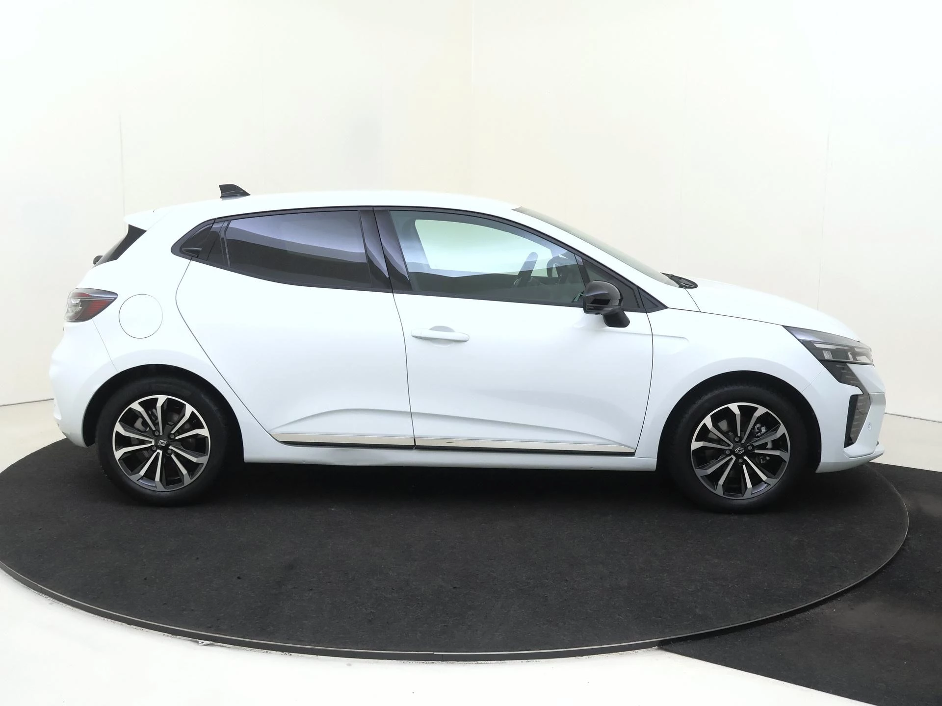 Renault-Clio-image-5