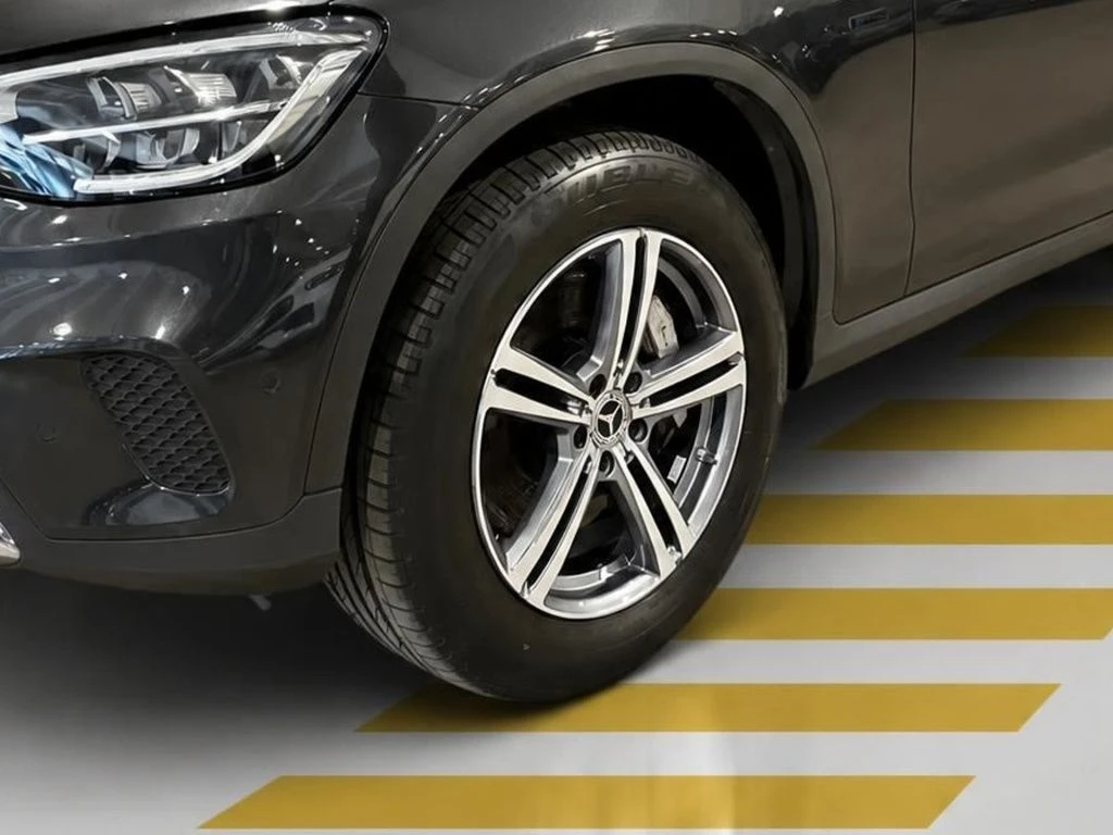 Mercedes-Benz-GLC 300 e-image-5