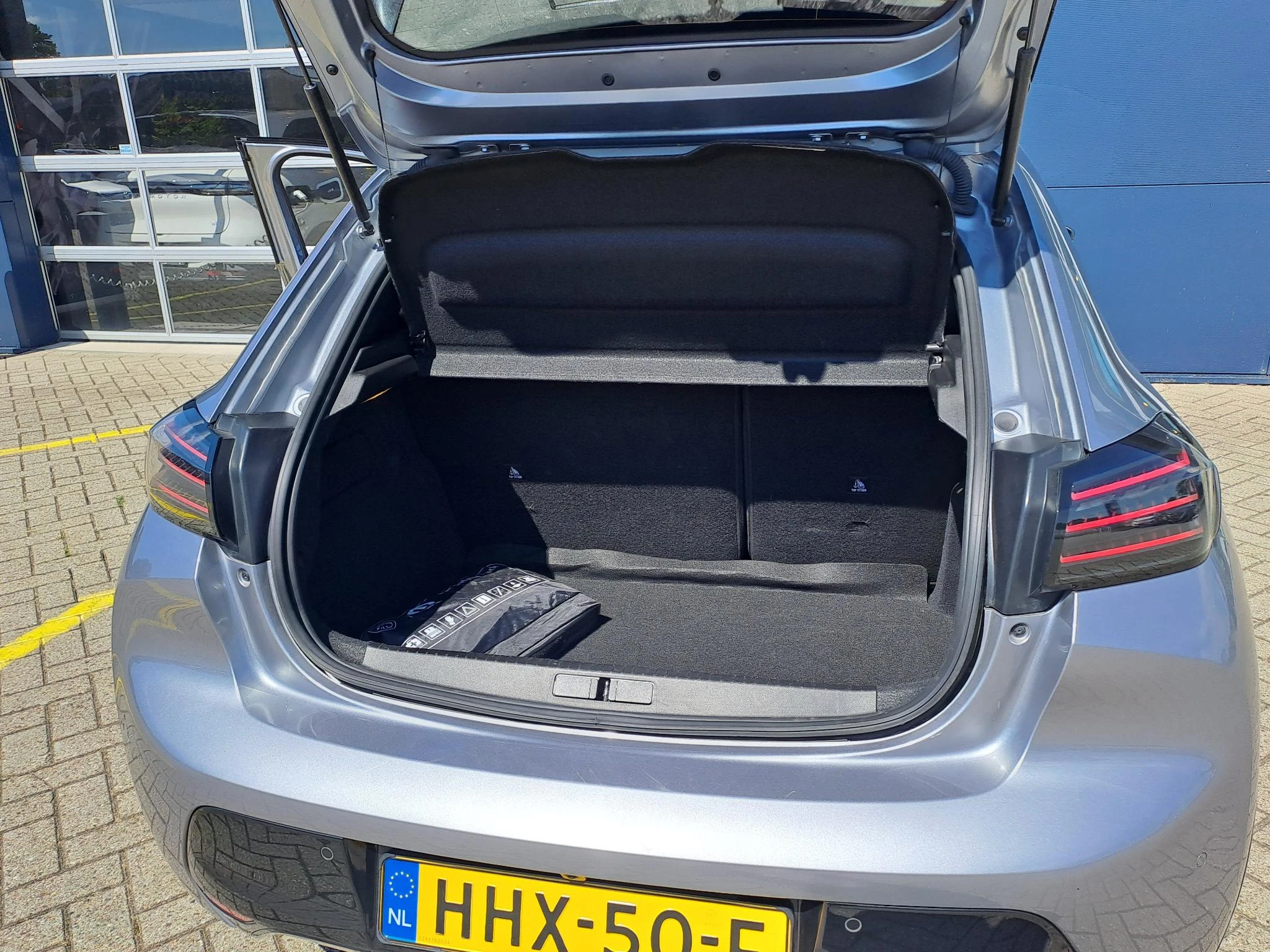 Peugeot-208-image-9