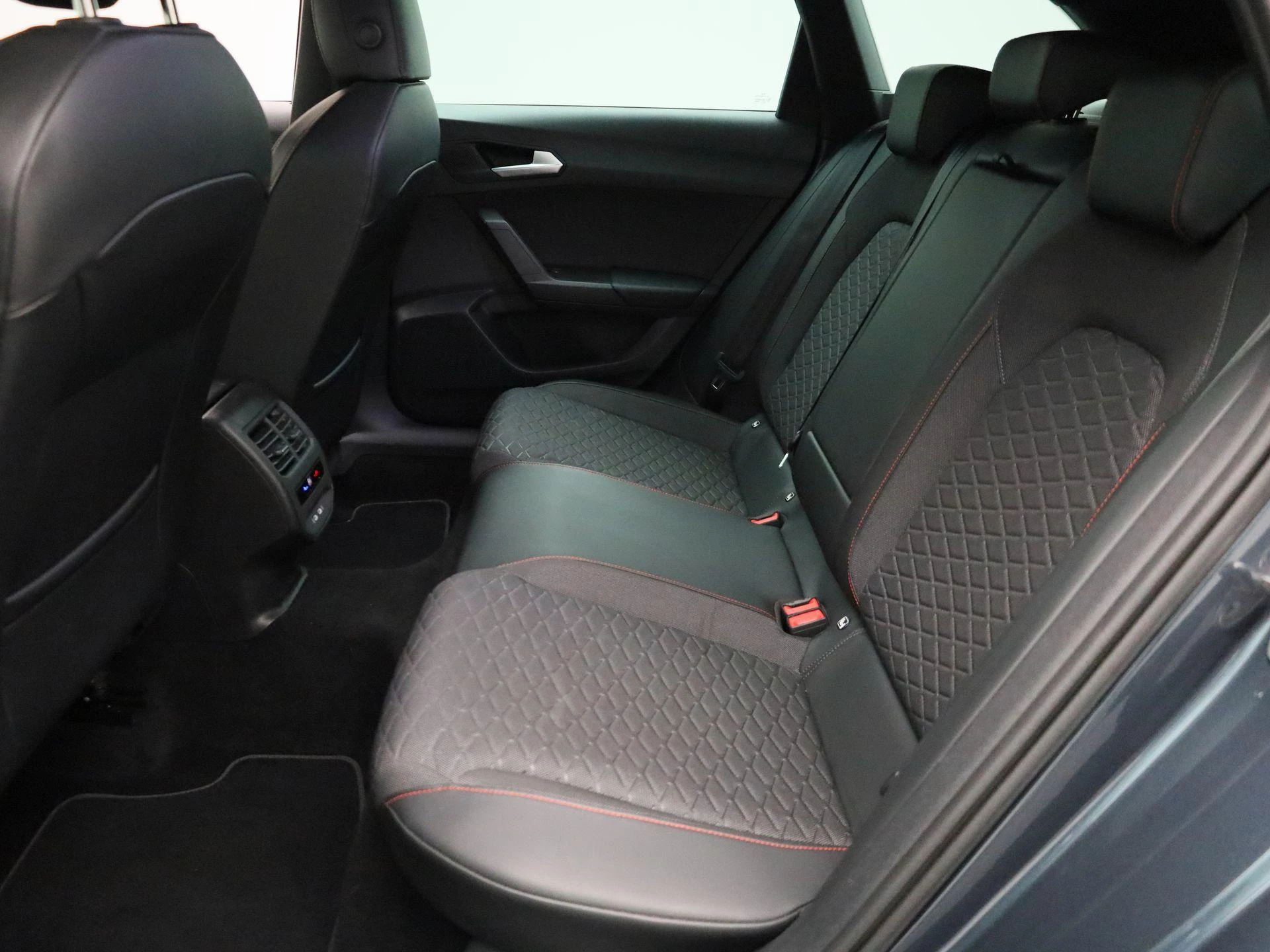 SEAT-Leon-image-11