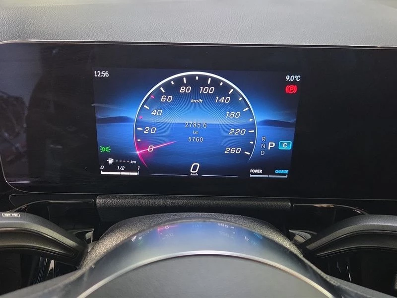 Mercedes-Benz GLA 200 PROGRESSIVE AHK SHZ MBUX NAVI KLIMA Progressive
