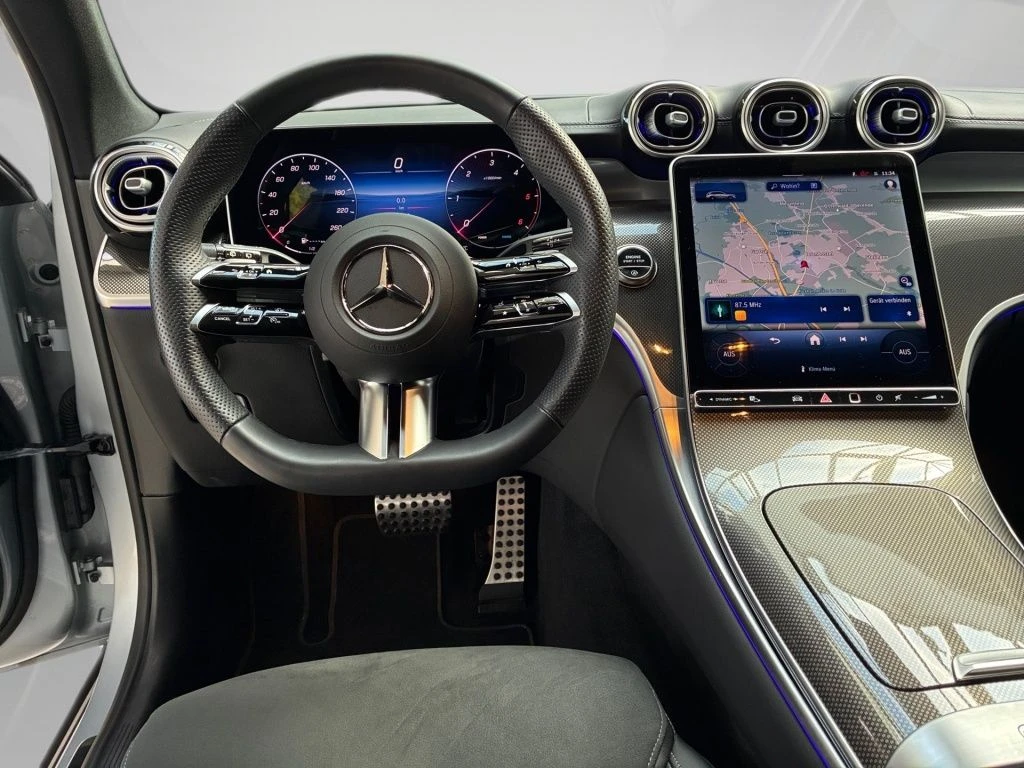 Mercedes-Benz-GLC 300 d-image-10