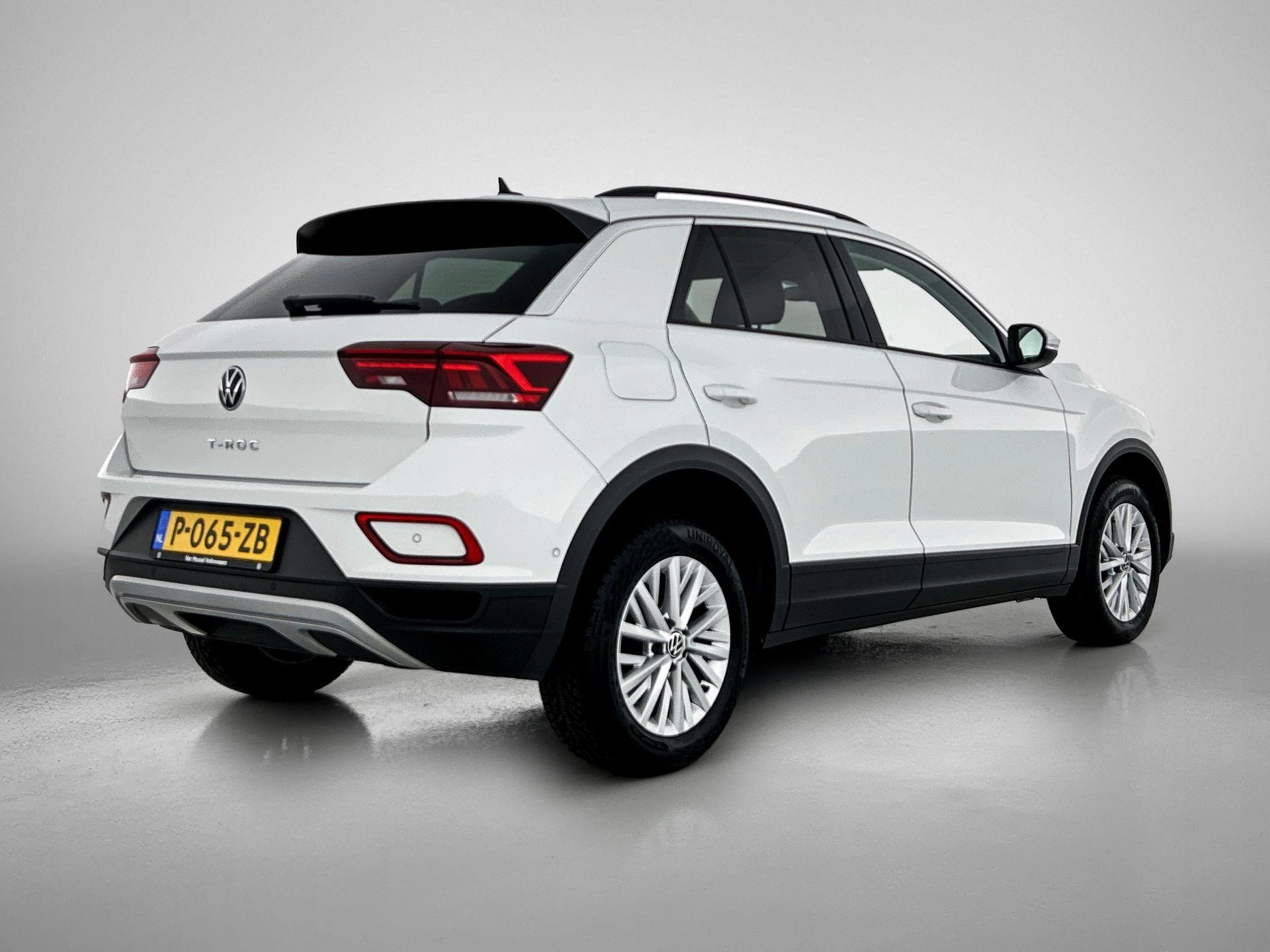 Volkswagen-T-Roc-image-3