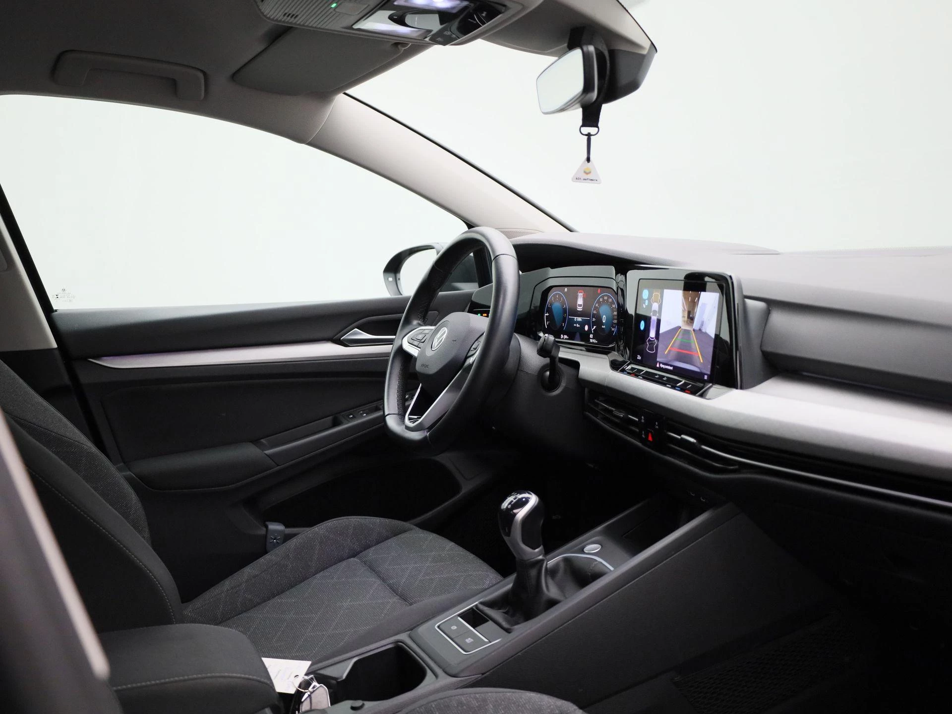 Volkswagen-Golf-image-28