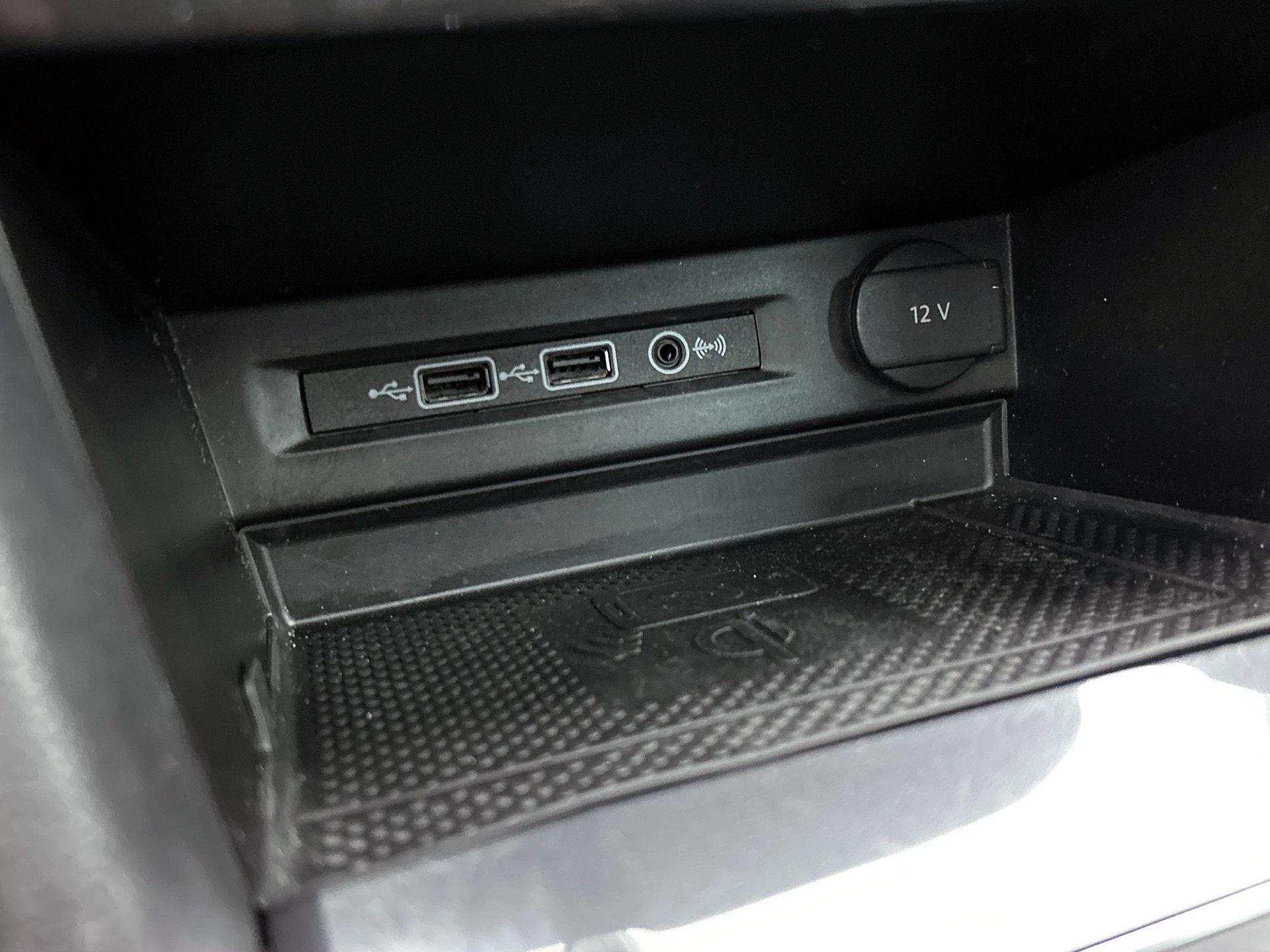 Volkswagen-Tiguan-image-49