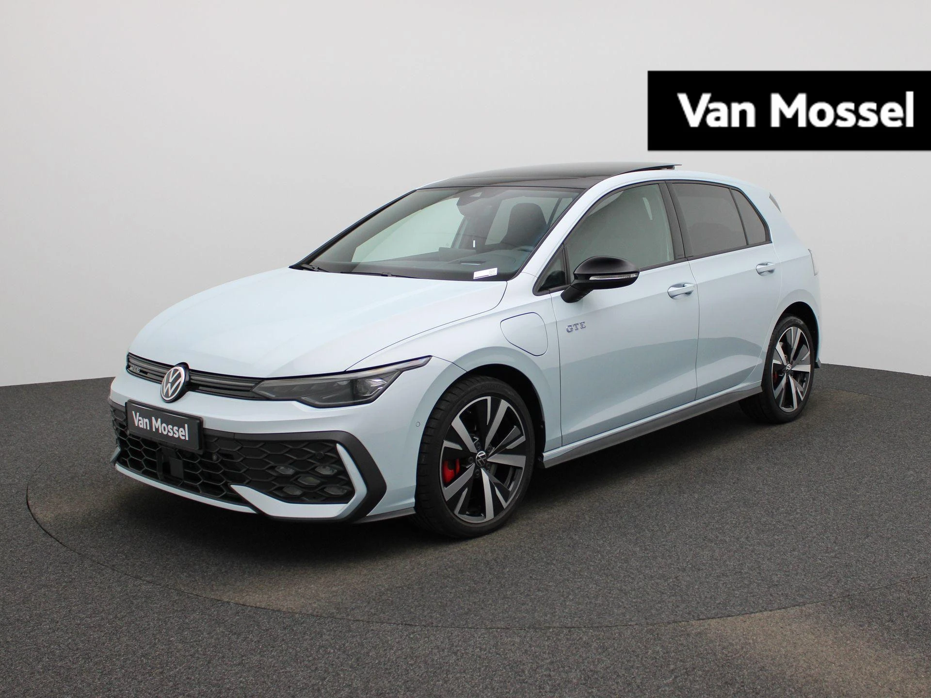 Volkswagen-Golf-image-0