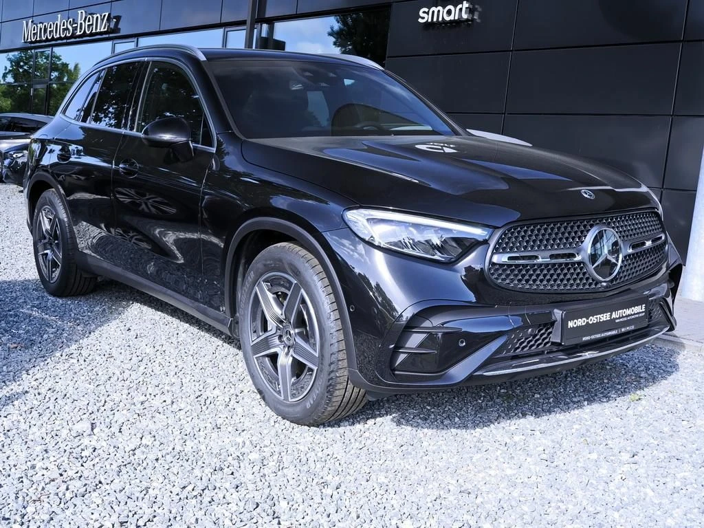 Mercedes-Benz-GLC 300 d-image-4