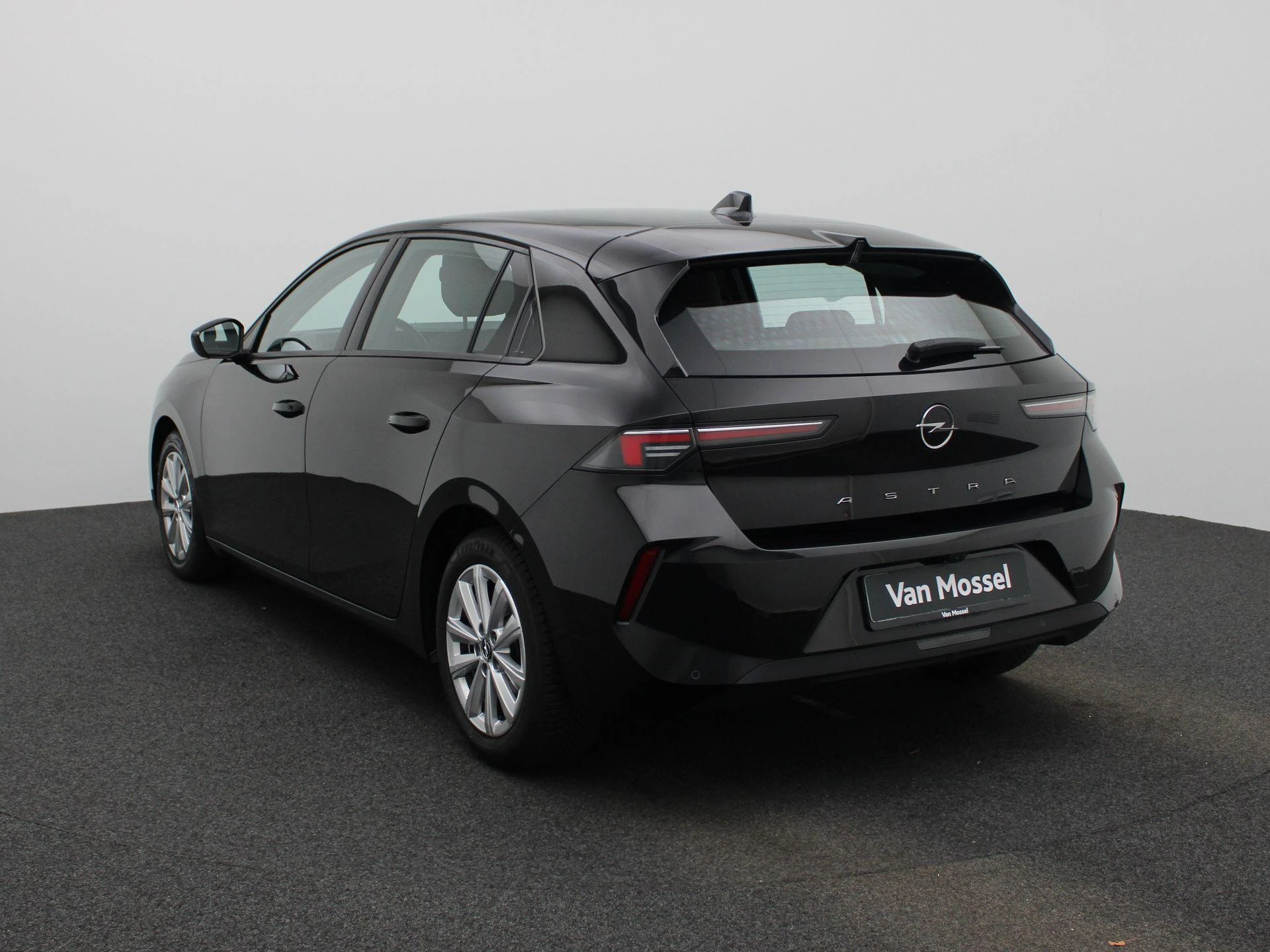 Opel-Astra-image-1