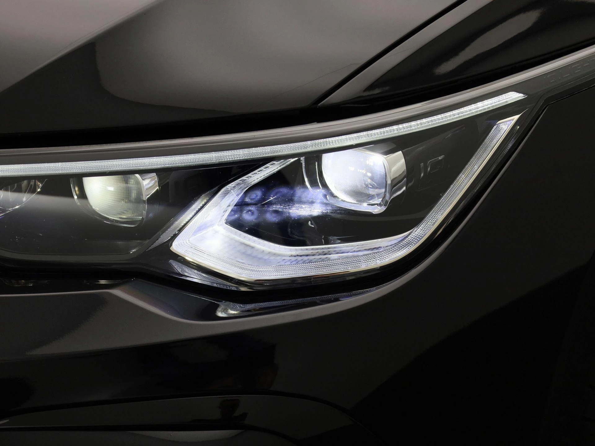 Volkswagen-Golf-image-13