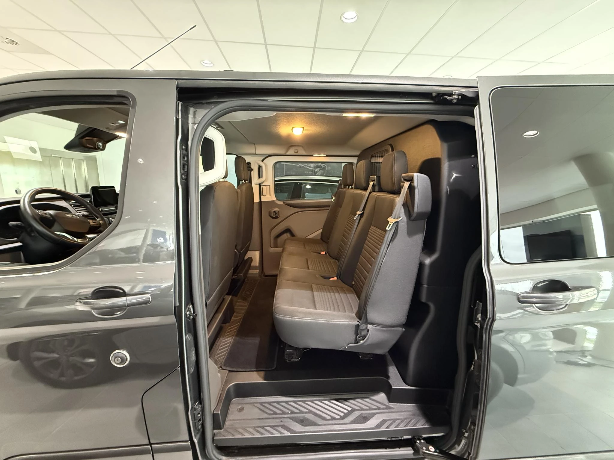 Ford-Transit Custom-image-17