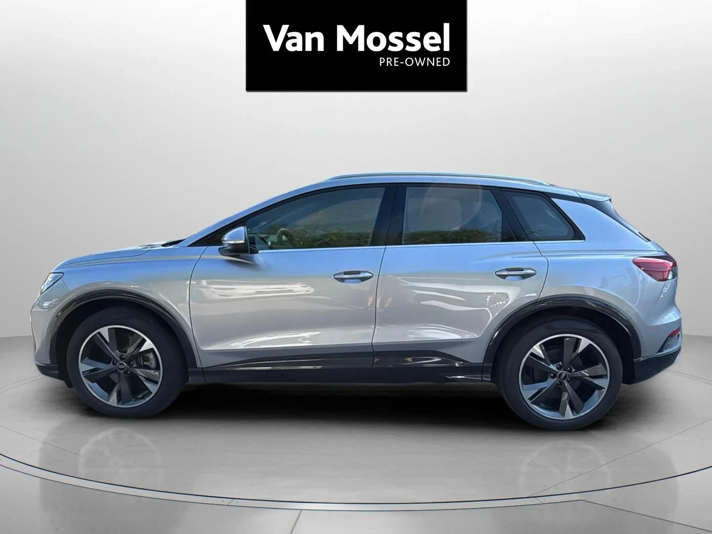 Audi-Q4 e-tron-image-1