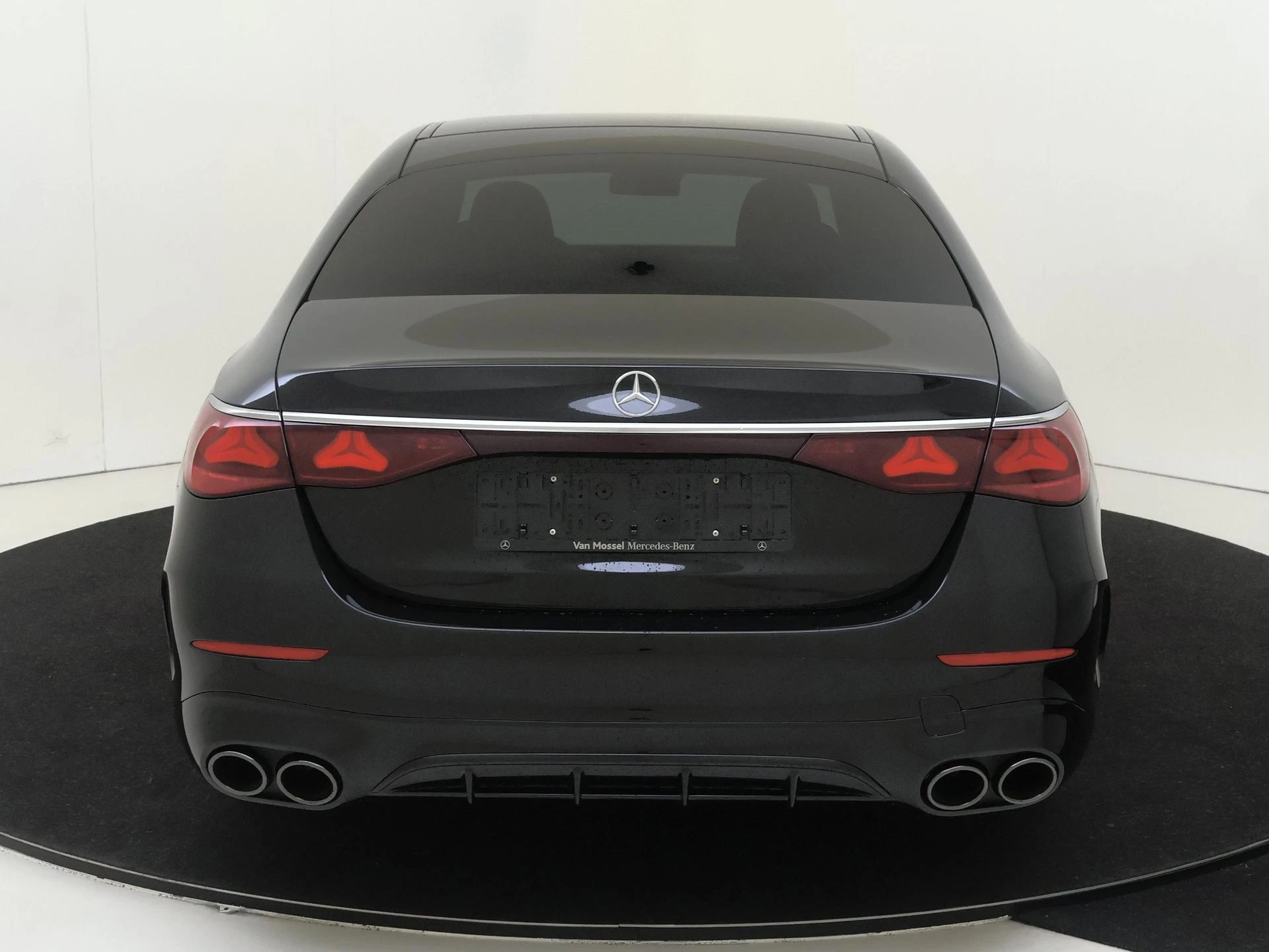 Mercedes-Benz-E-Klasse-image-6